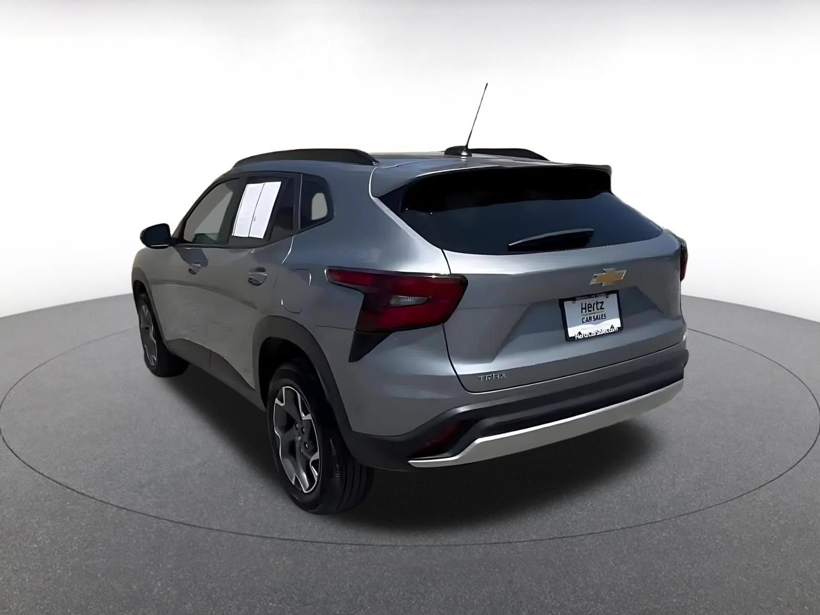 Thumbnail: 2025 Chevrolet Trax - 9
