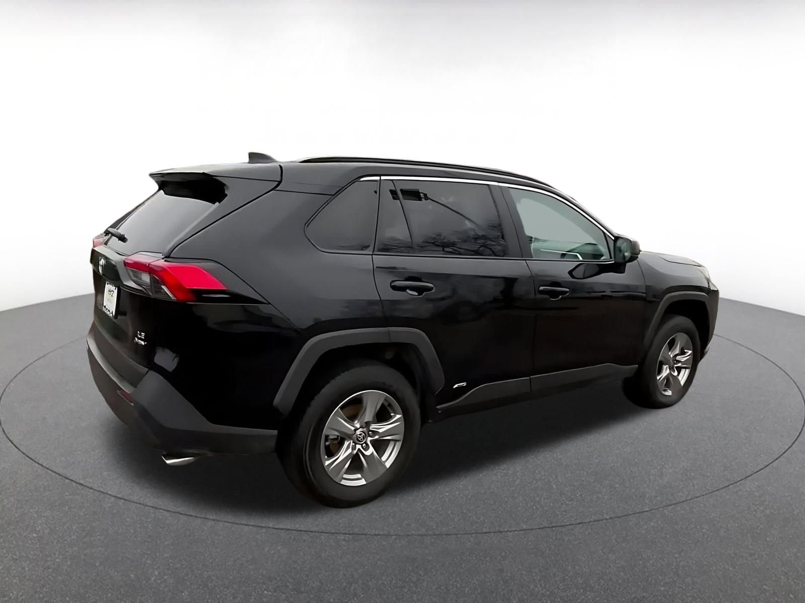 Thumbnail: 2025 Toyota RAV4 - 14