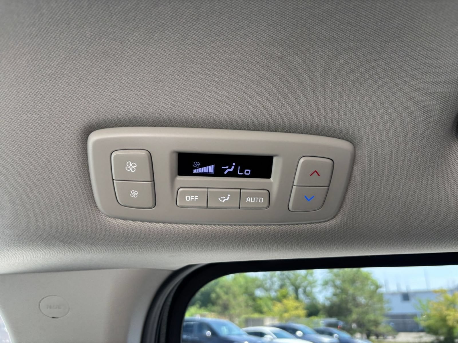 Thumbnail: 2026 Kia Carnival - 24