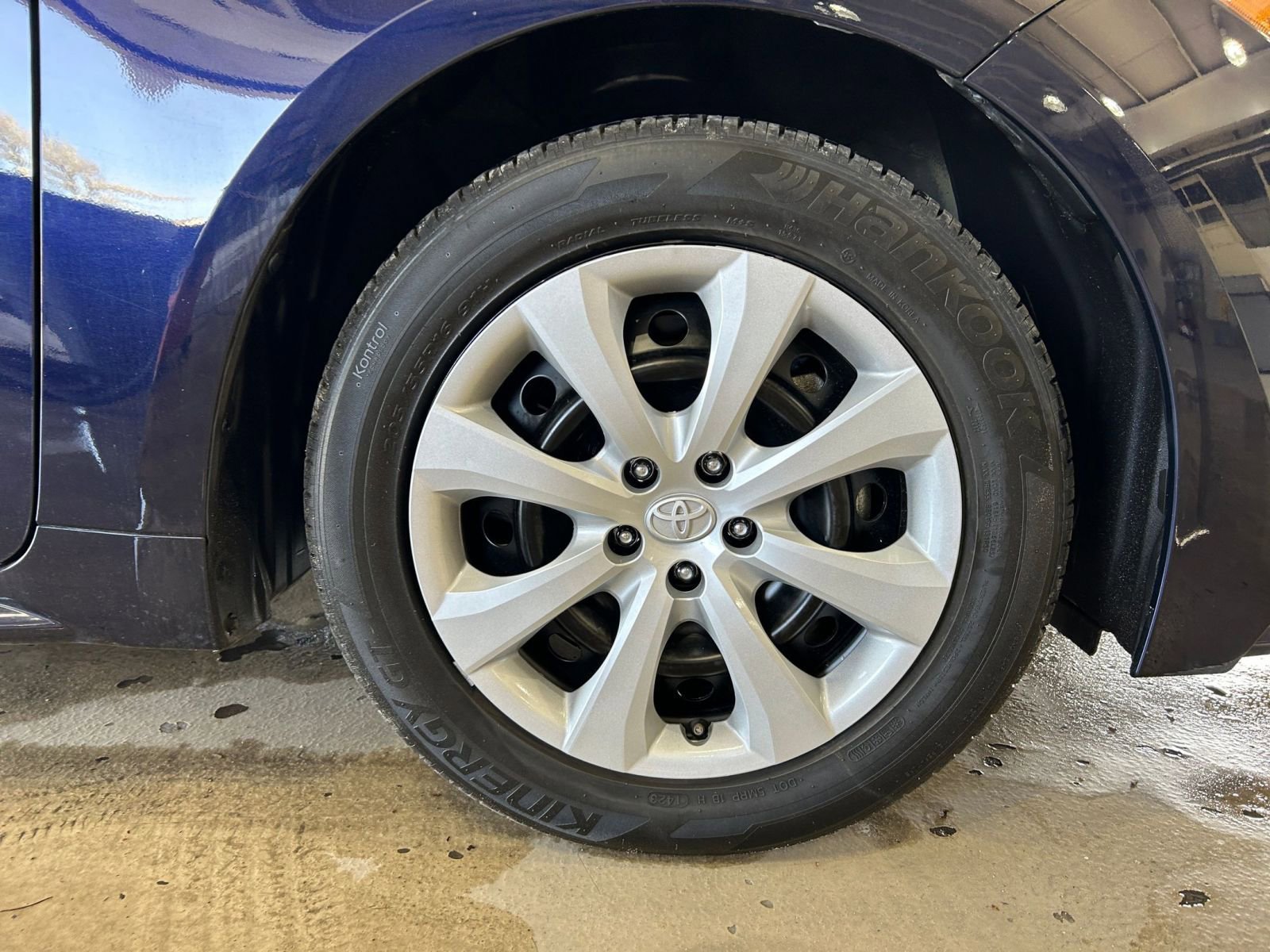 2024 Toyota Corolla LE 32