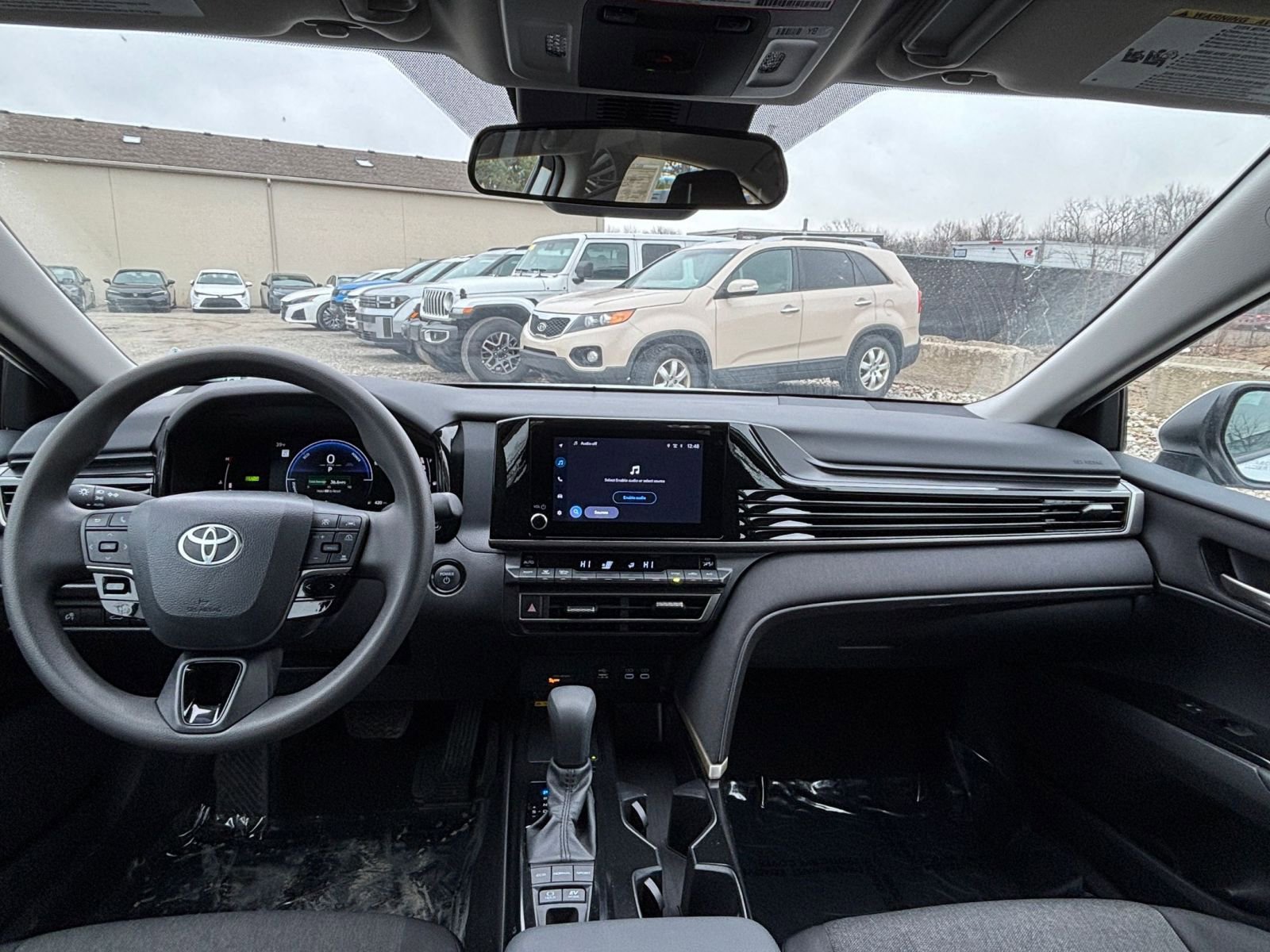 Thumbnail: 2025 Toyota Camry - 32