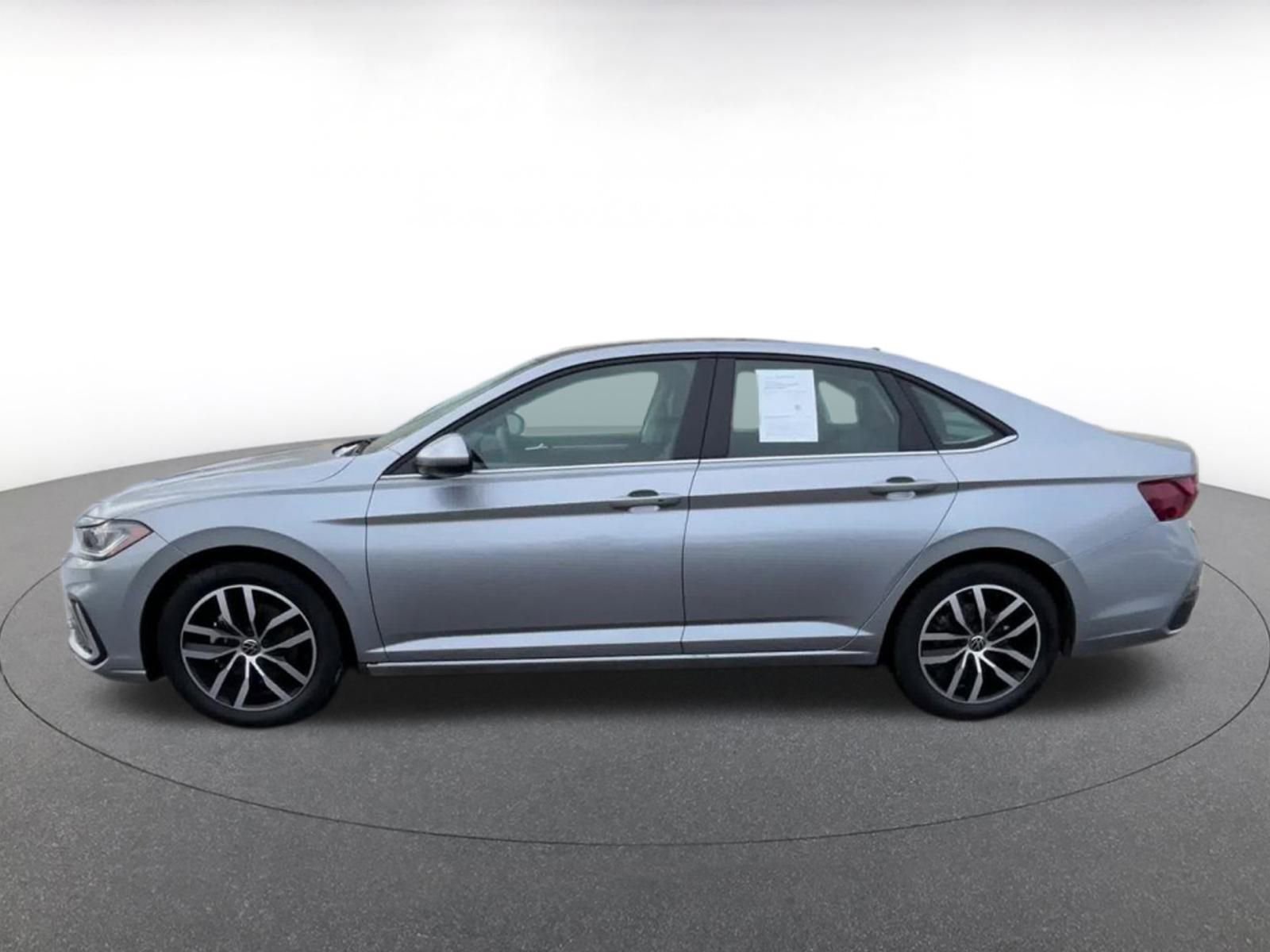 Thumbnail: 2025 Volkswagen Jetta - 9