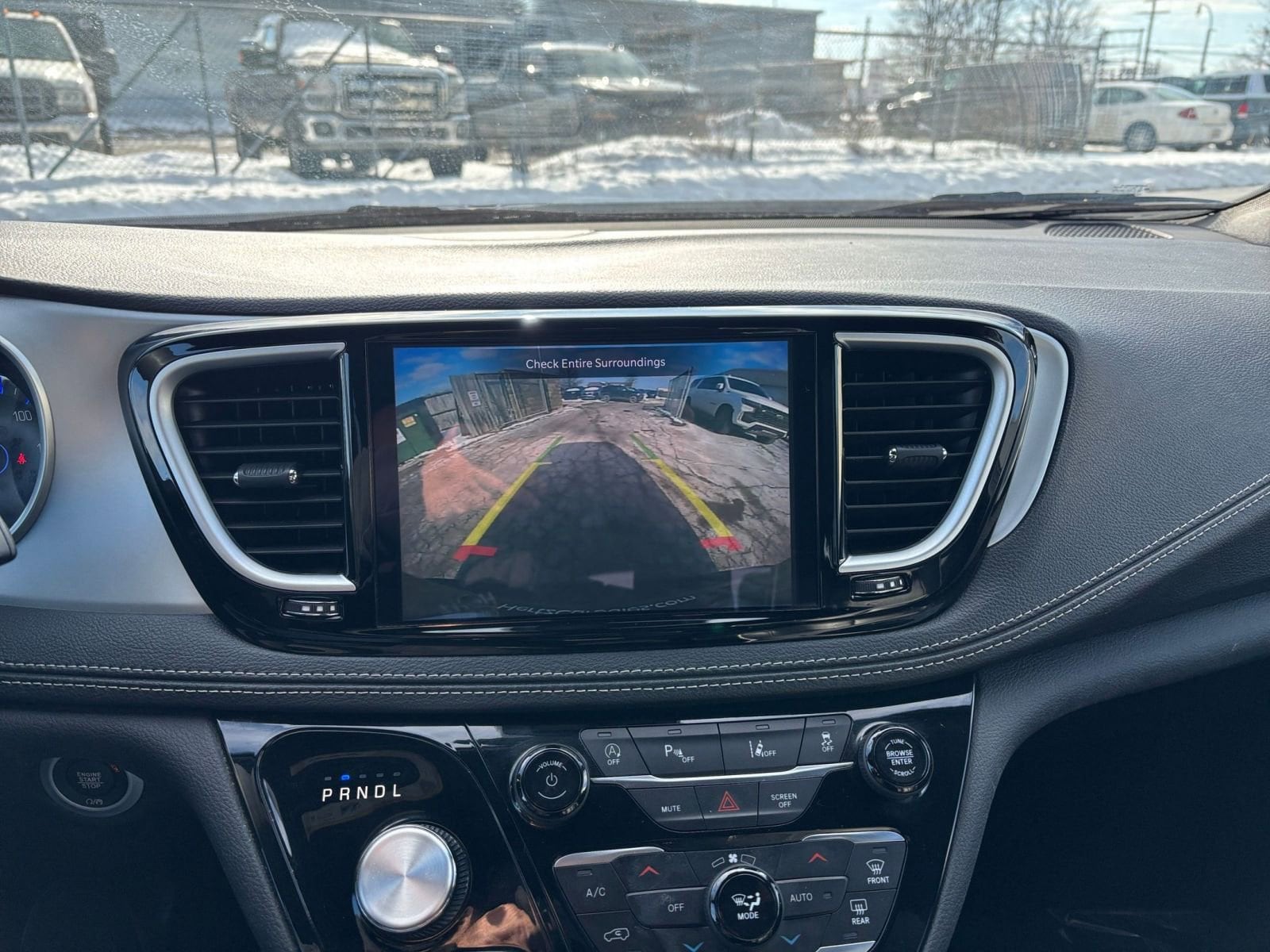 Thumbnail: 2025 Chrysler Pacifica - 25