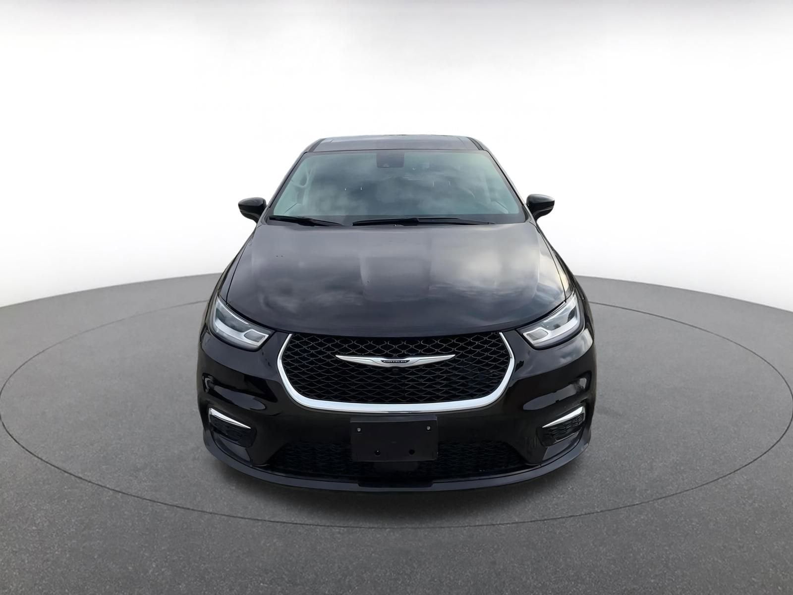 Thumbnail: 2024 Chrysler Pacifica - 4