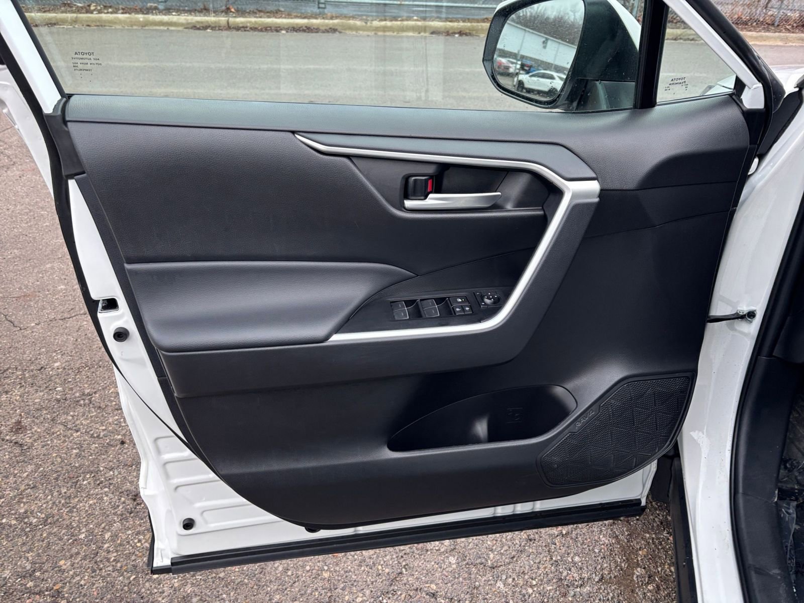 Thumbnail: 2025 Toyota RAV4 - 20