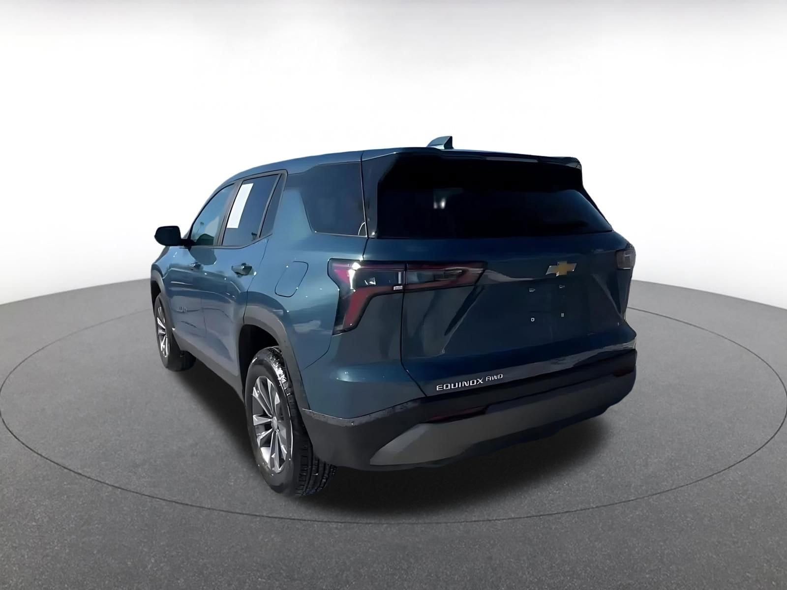 Thumbnail: 2025 Chevrolet Equinox - 10