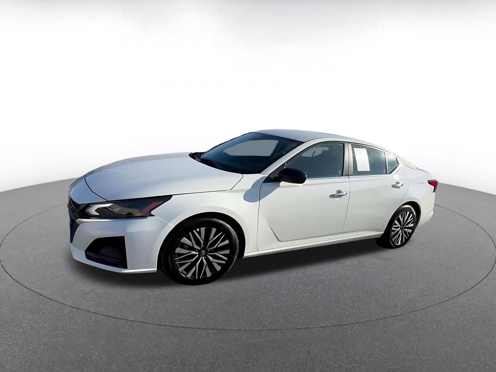 Thumbnail: 2025 Nissan Altima - 8