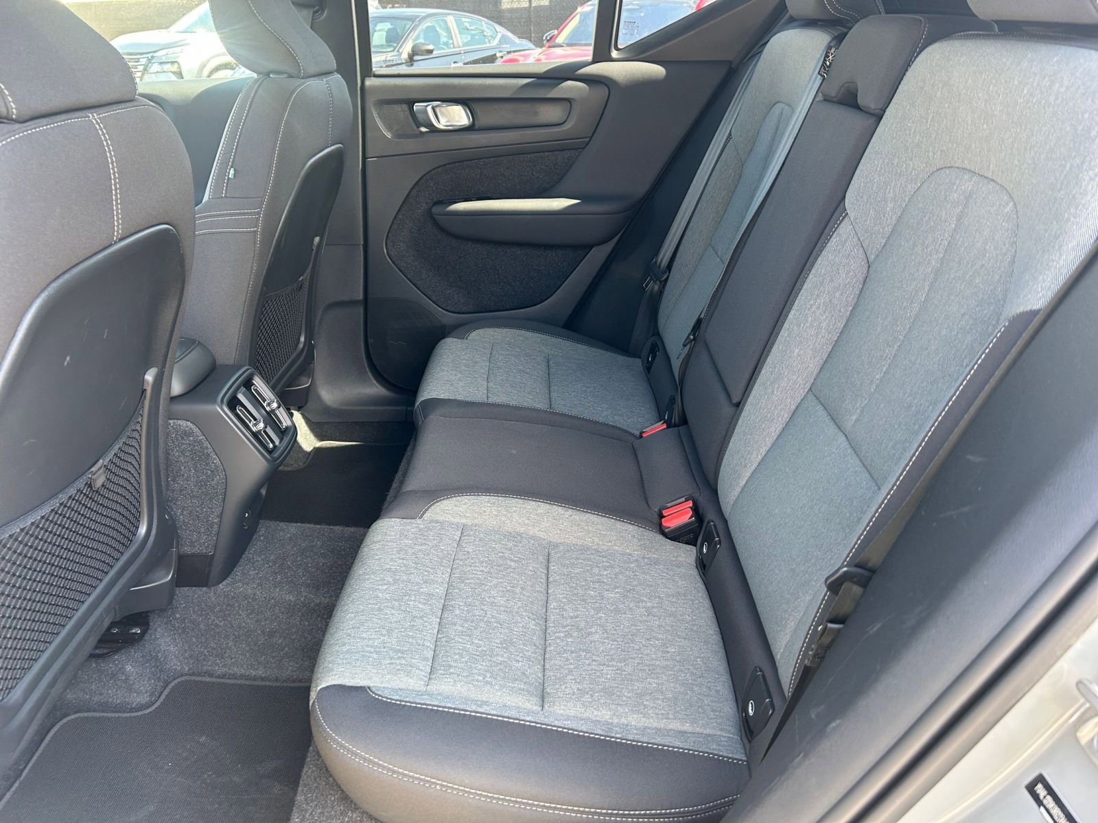 Thumbnail: 2024 Volvo XC40 - 27