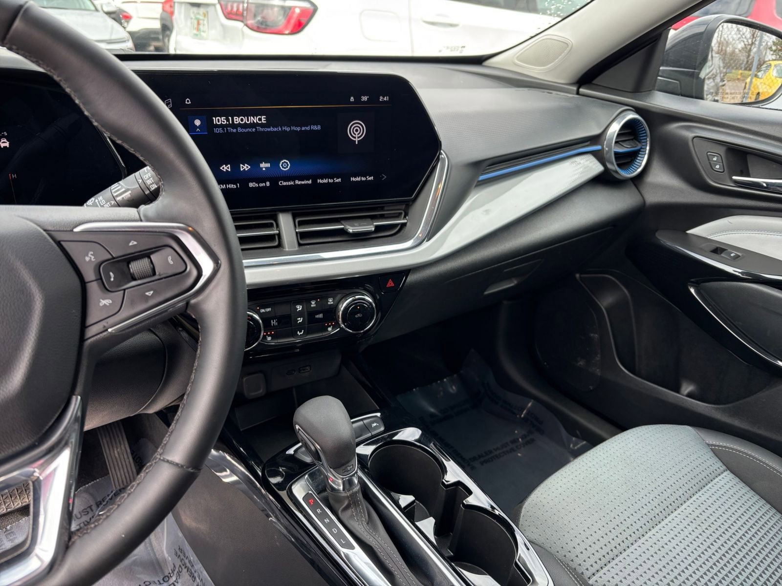 Thumbnail: 2025 Chevrolet Trax - 17