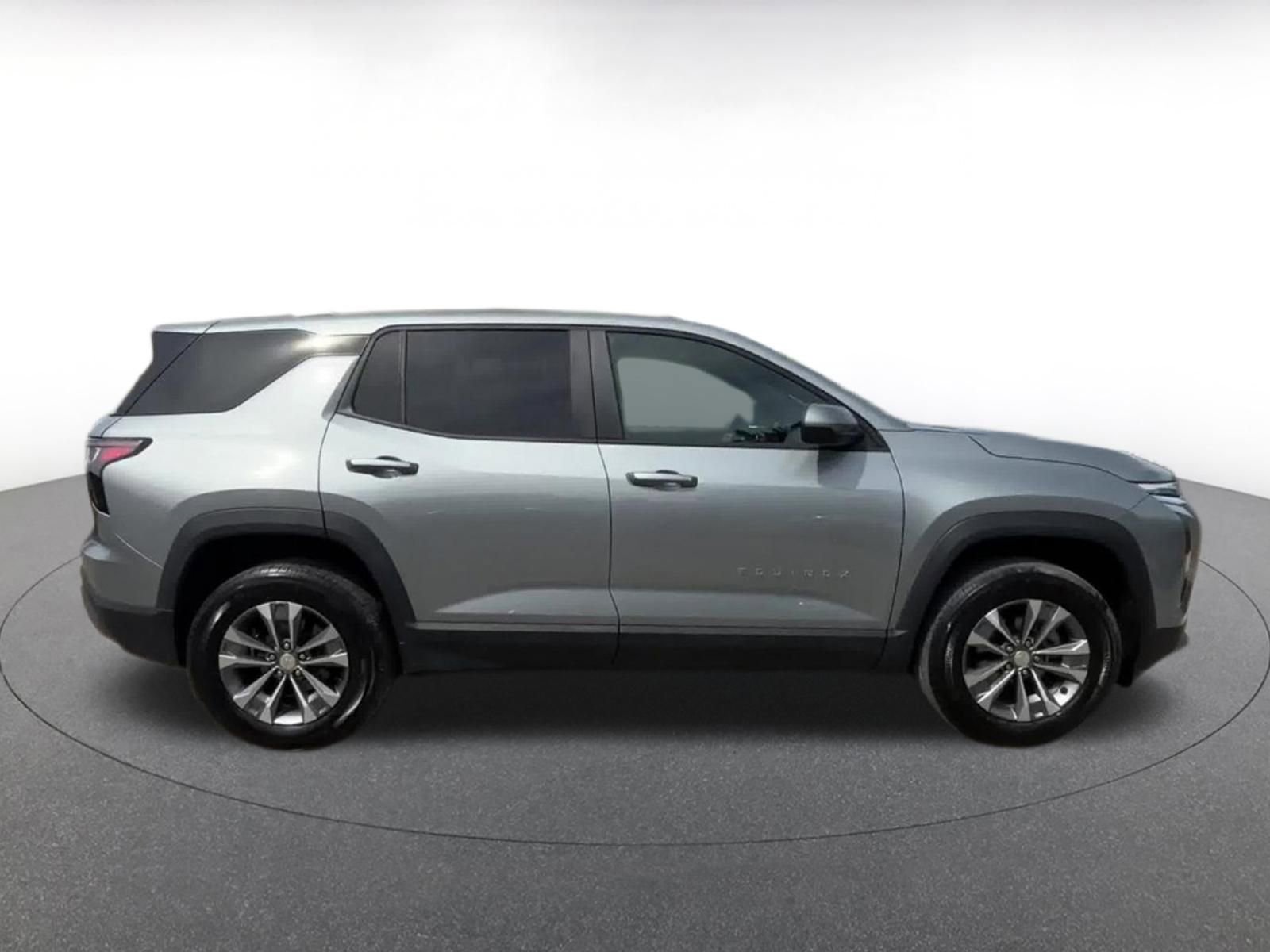 Thumbnail: 2025 Chevrolet Equinox - 16
