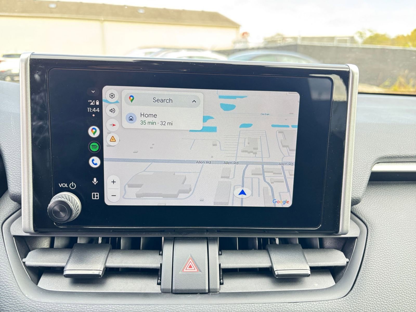 Thumbnail: 2025 Toyota RAV4 - 21