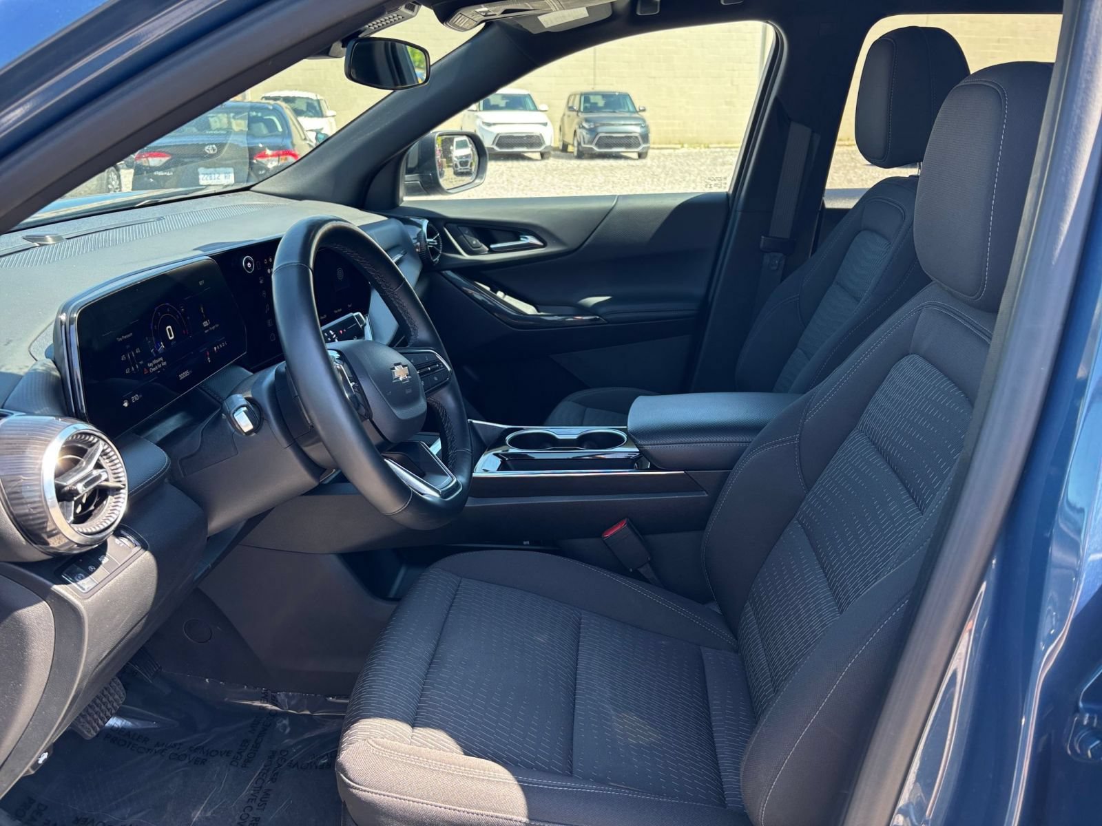 Thumbnail: 2025 Chevrolet Equinox - 28