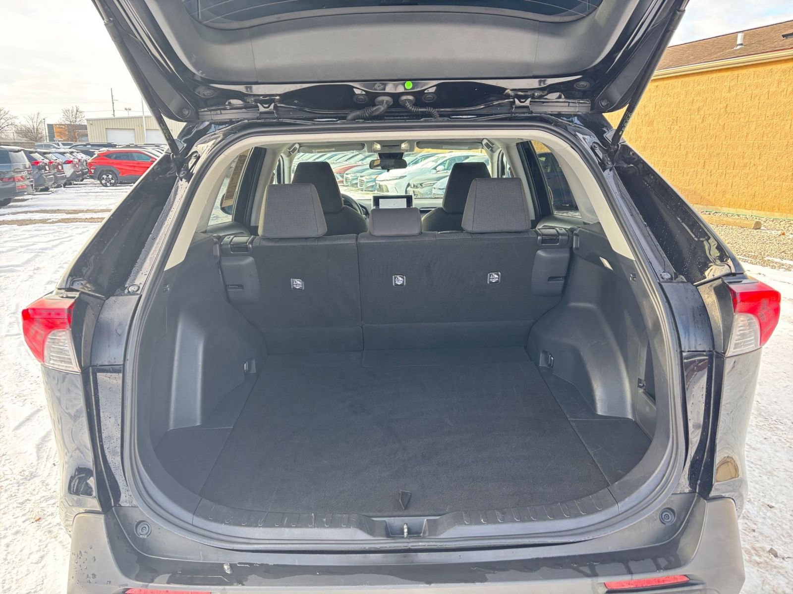 Thumbnail: 2025 Toyota RAV4 - 29