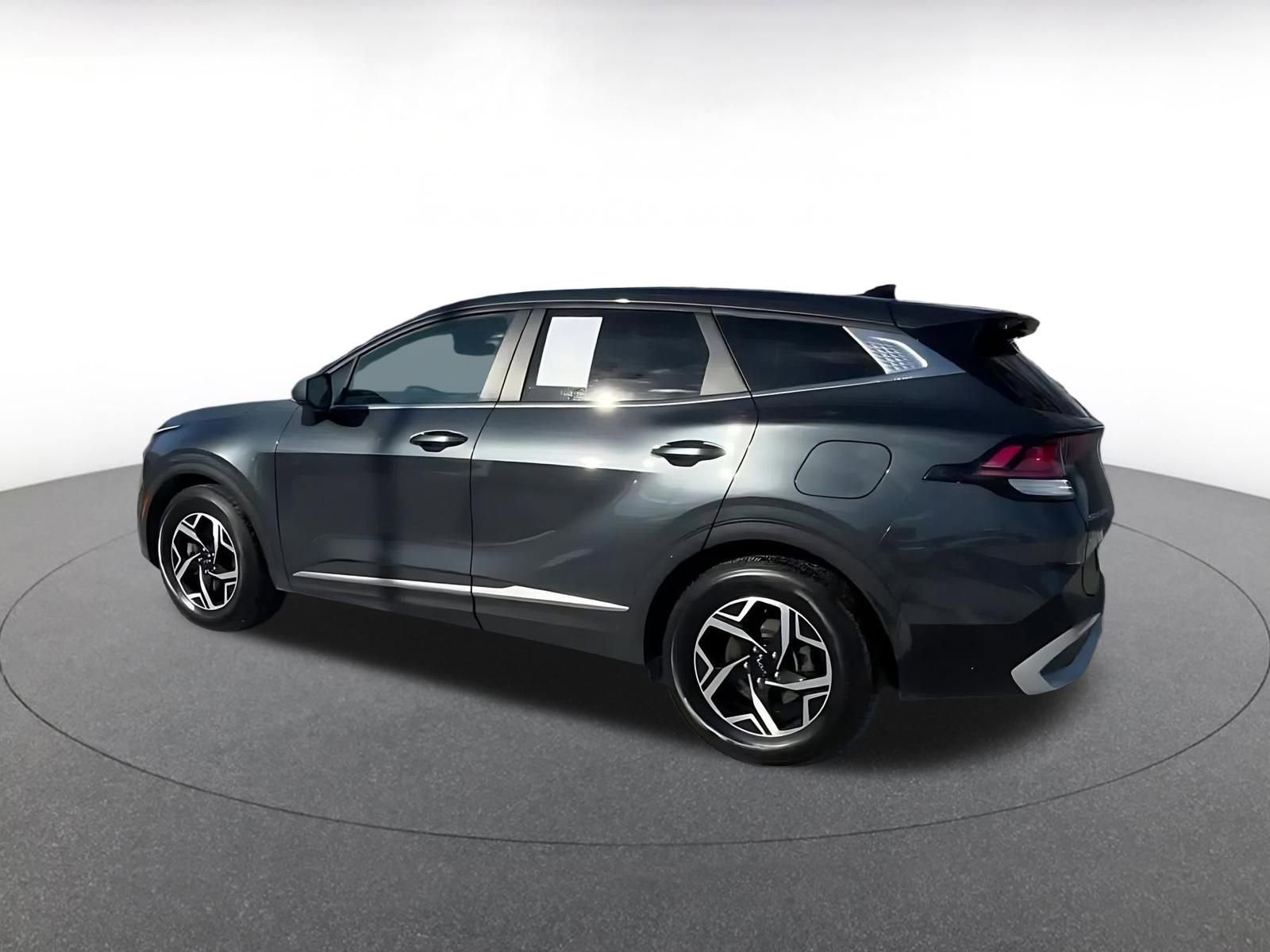 Thumbnail: 2023 Kia Sportage - 9