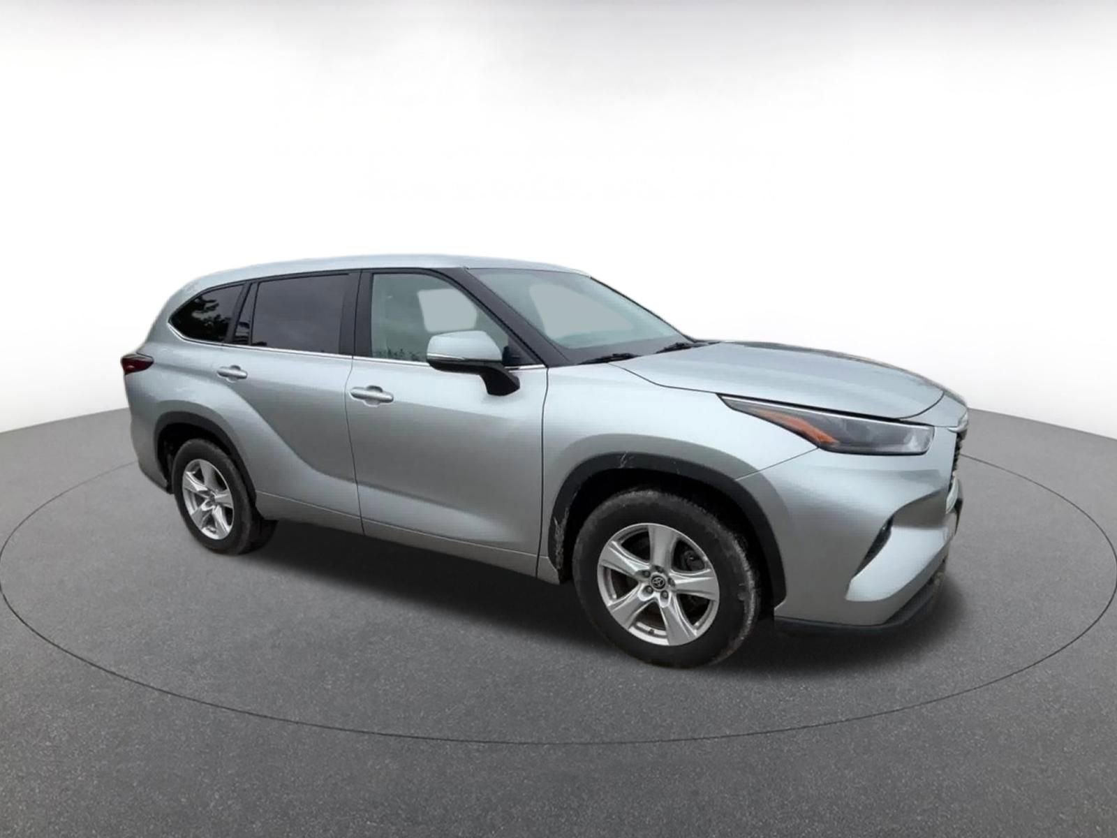 Thumbnail: 2025 Toyota Highlander - 2