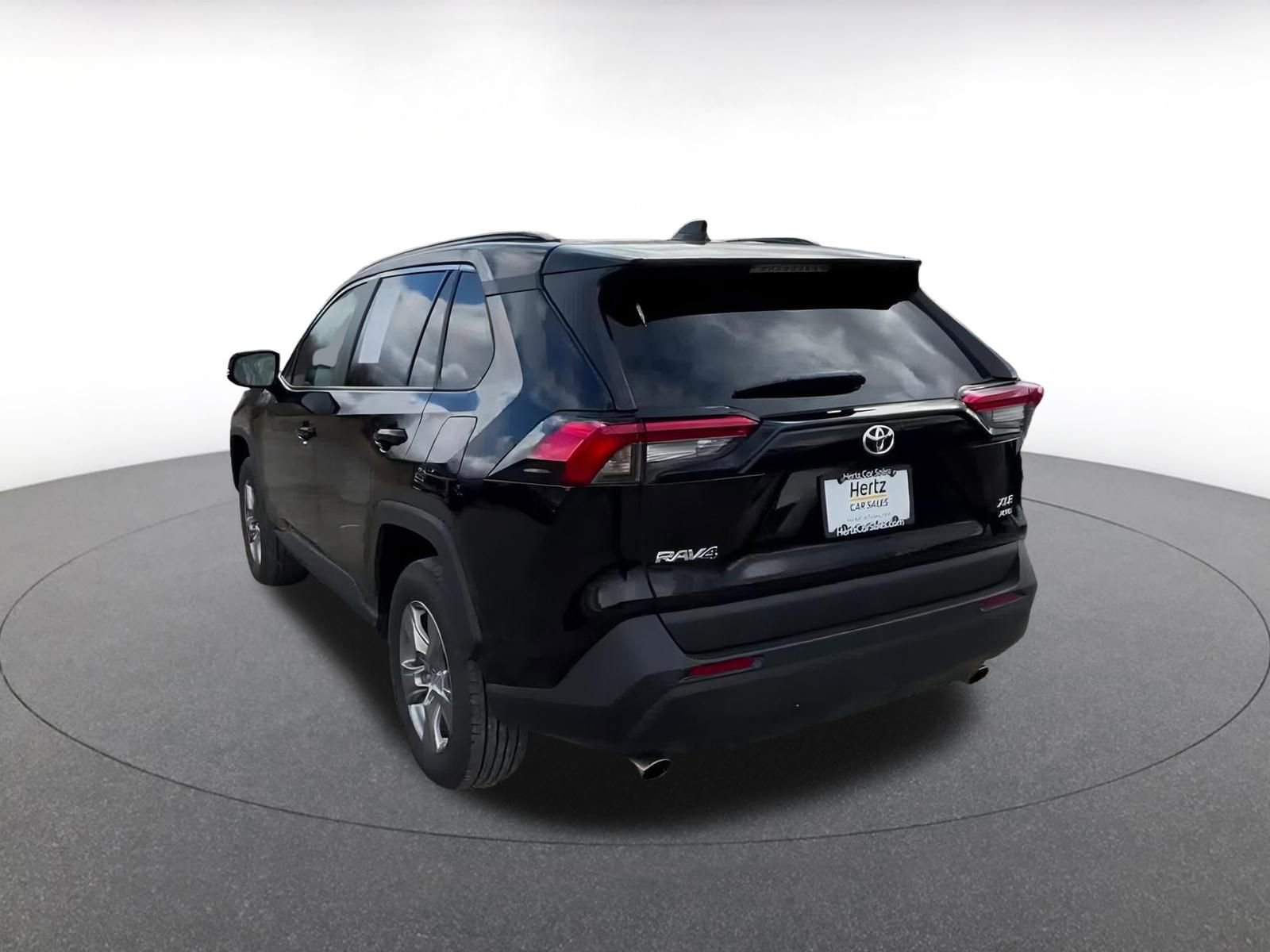 Thumbnail: 2025 Toyota RAV4 - 11