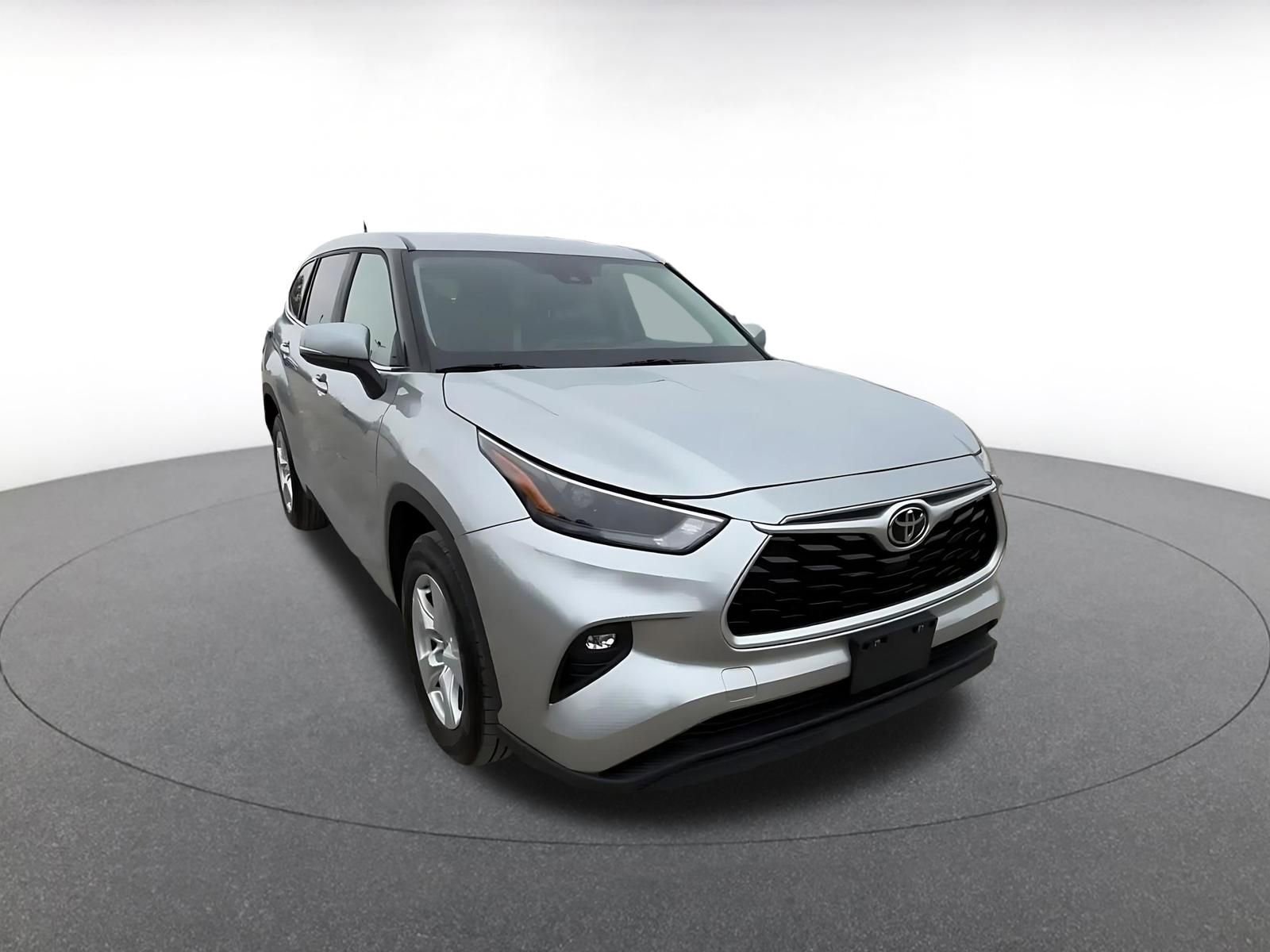 Thumbnail: 2025 Toyota Highlander - 3