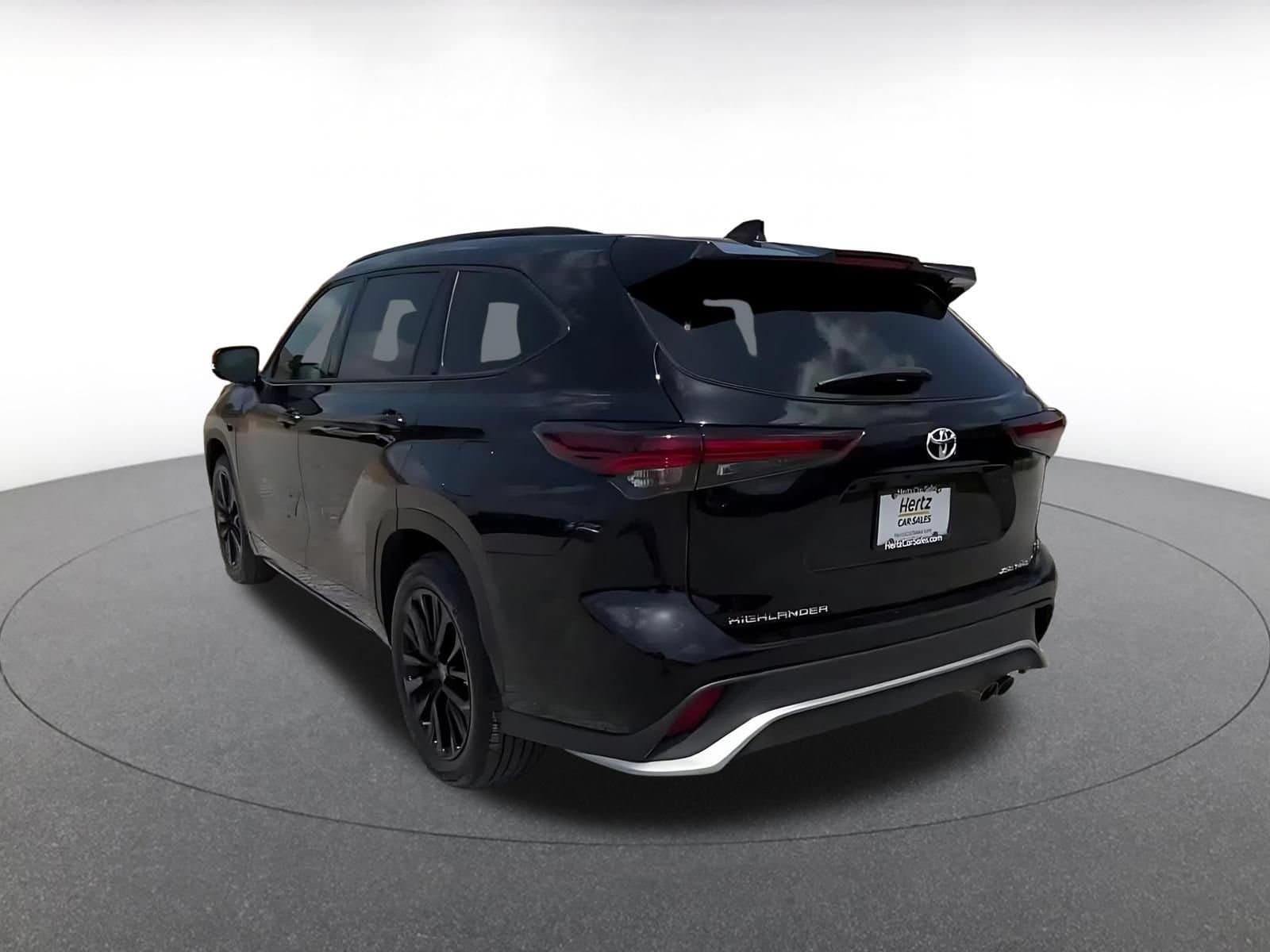 Thumbnail: 2025 Toyota Highlander - 11