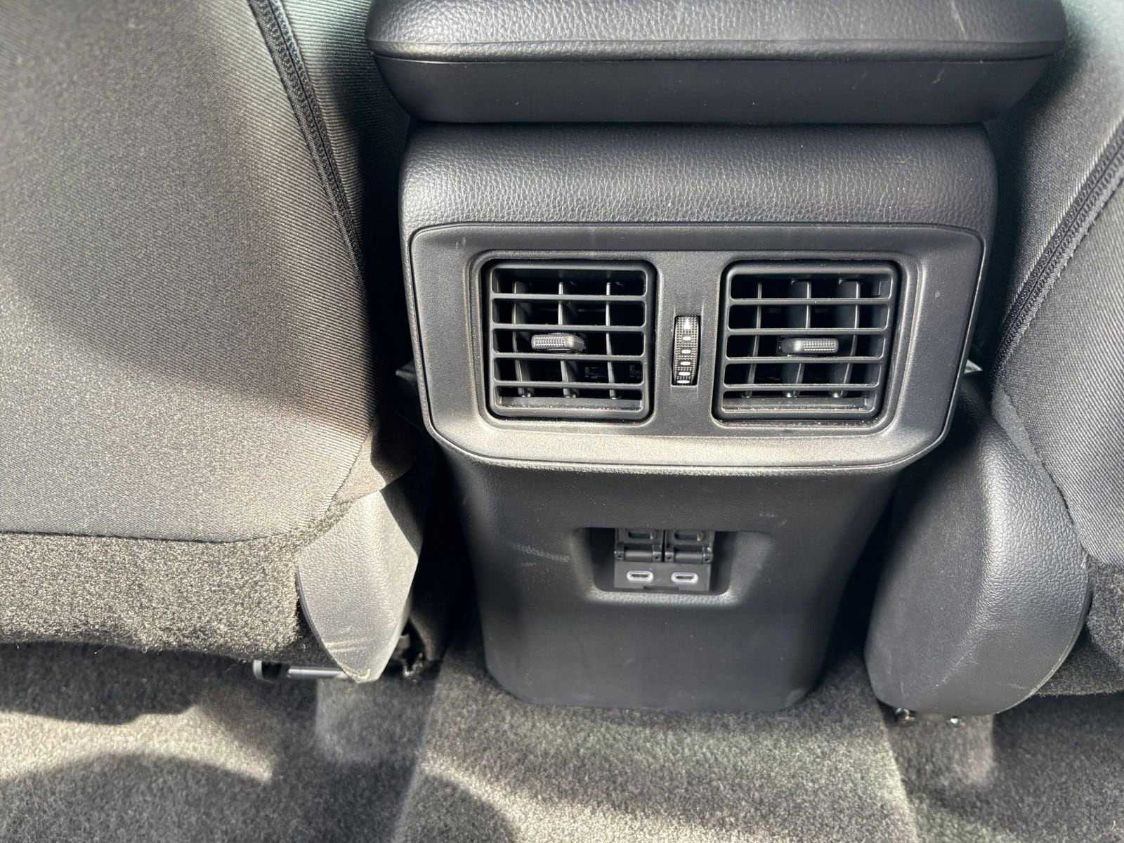 Thumbnail: 2025 Toyota RAV4 - 24