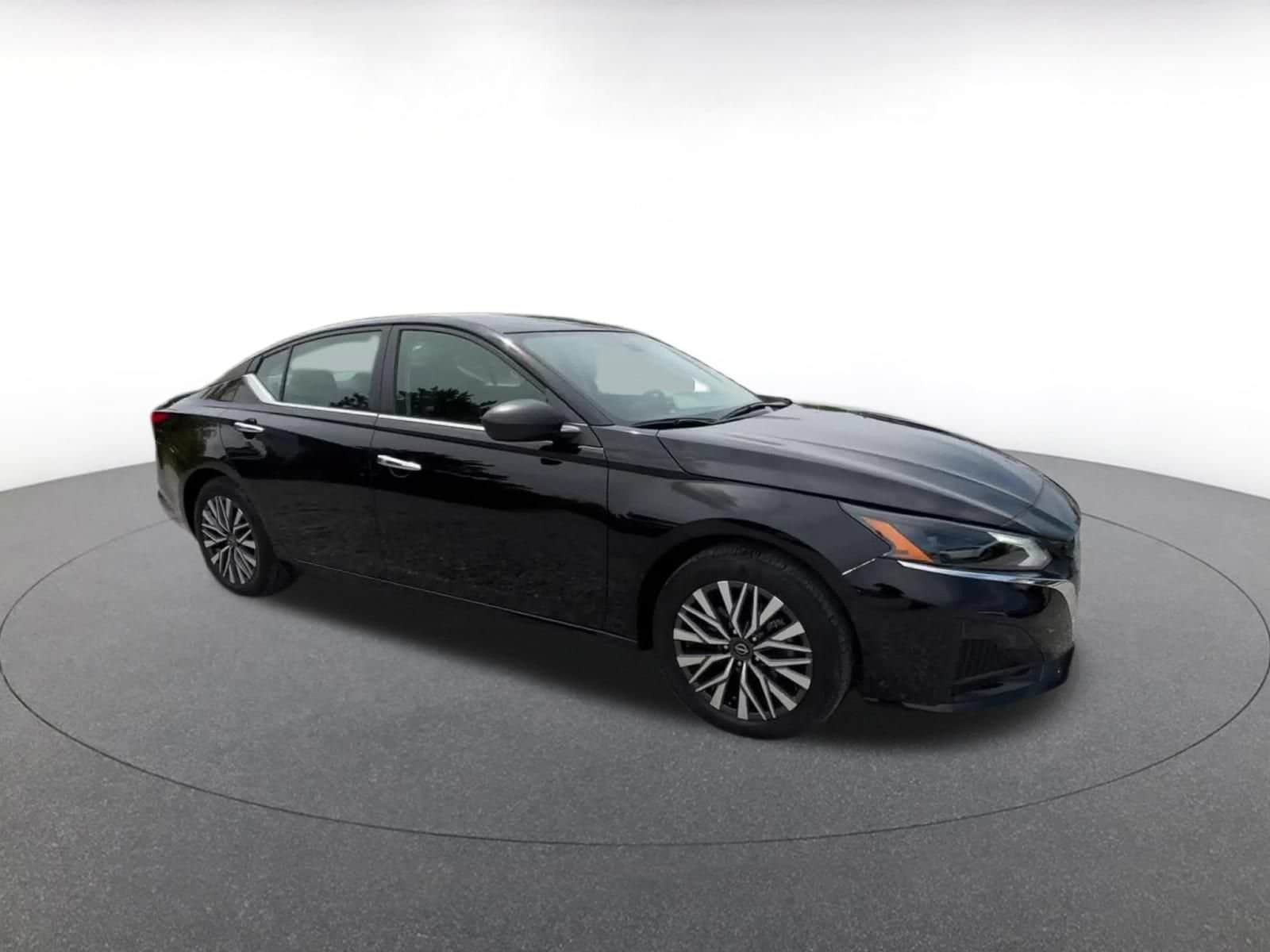 Thumbnail: 2025 Nissan Altima - 2