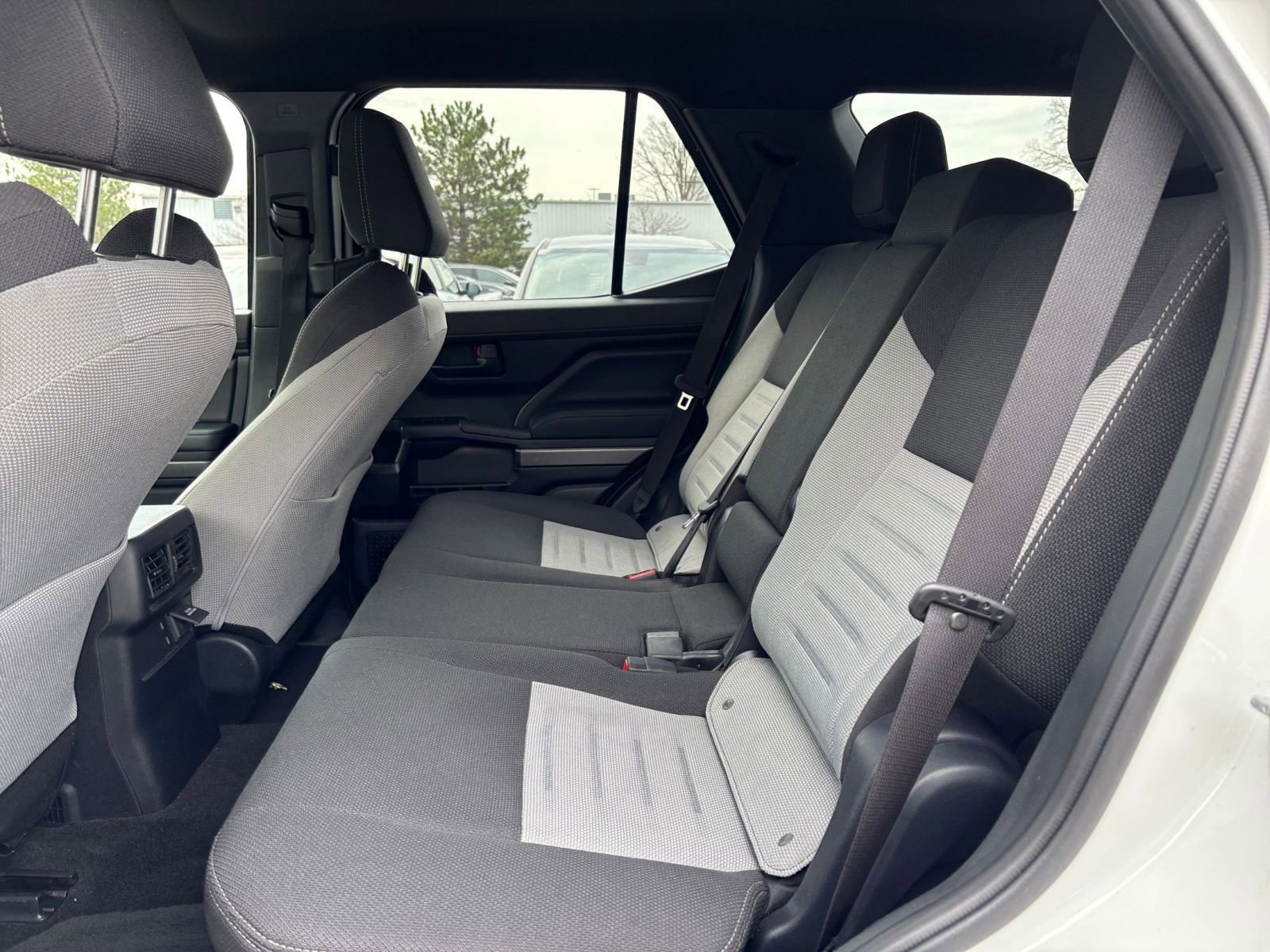 Thumbnail: 2025 Toyota 4Runner - 25