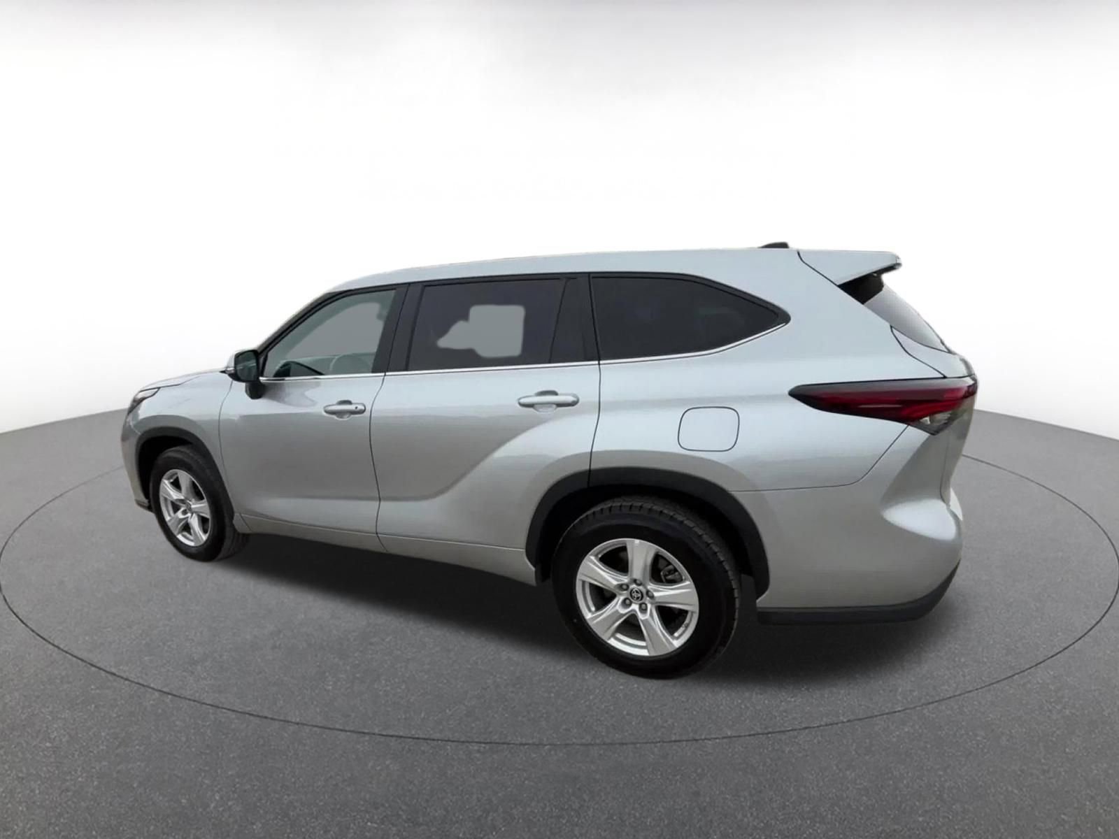 Thumbnail: 2025 Toyota Highlander - 10