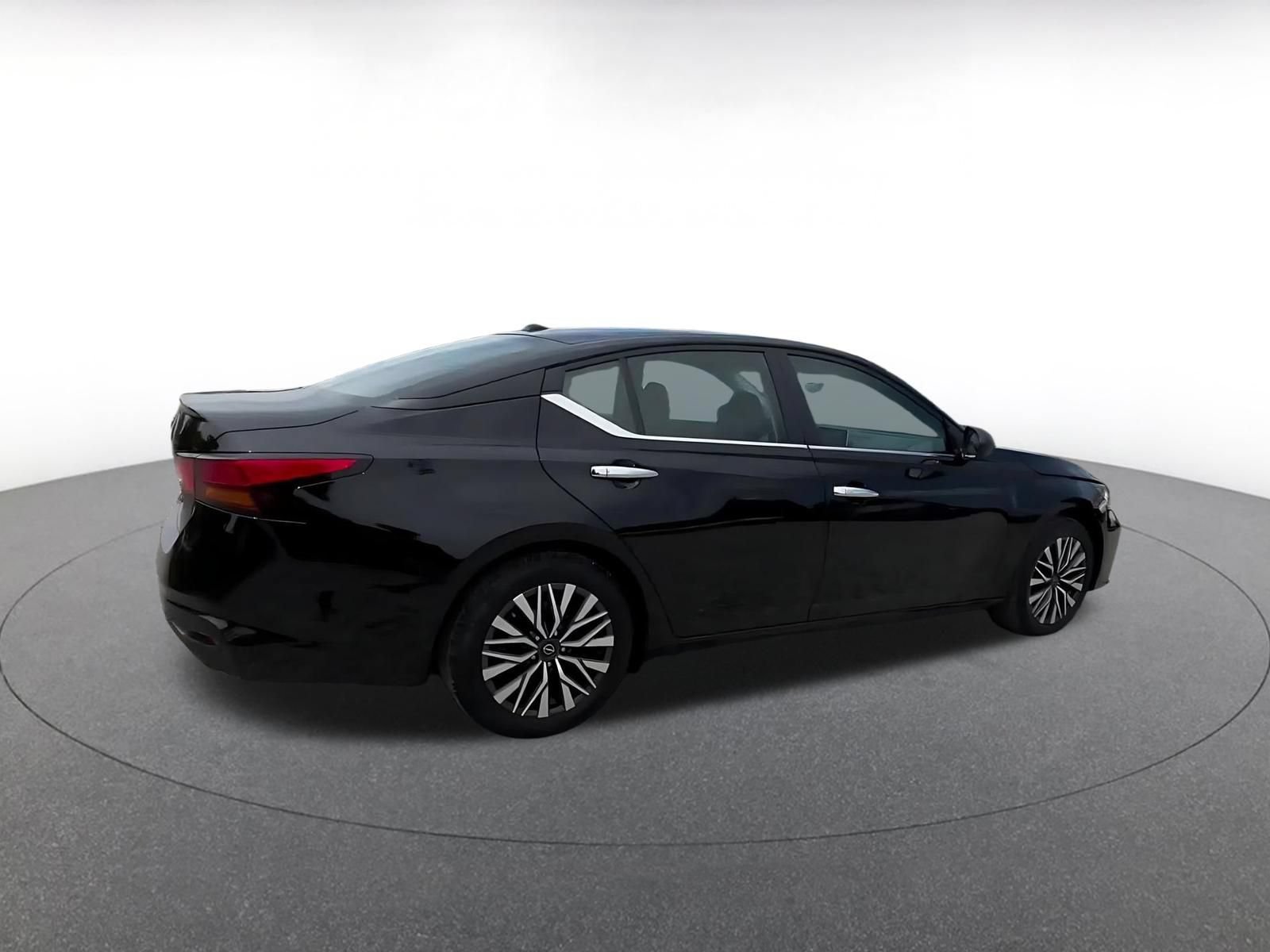 Thumbnail: 2025 Nissan Altima - 14