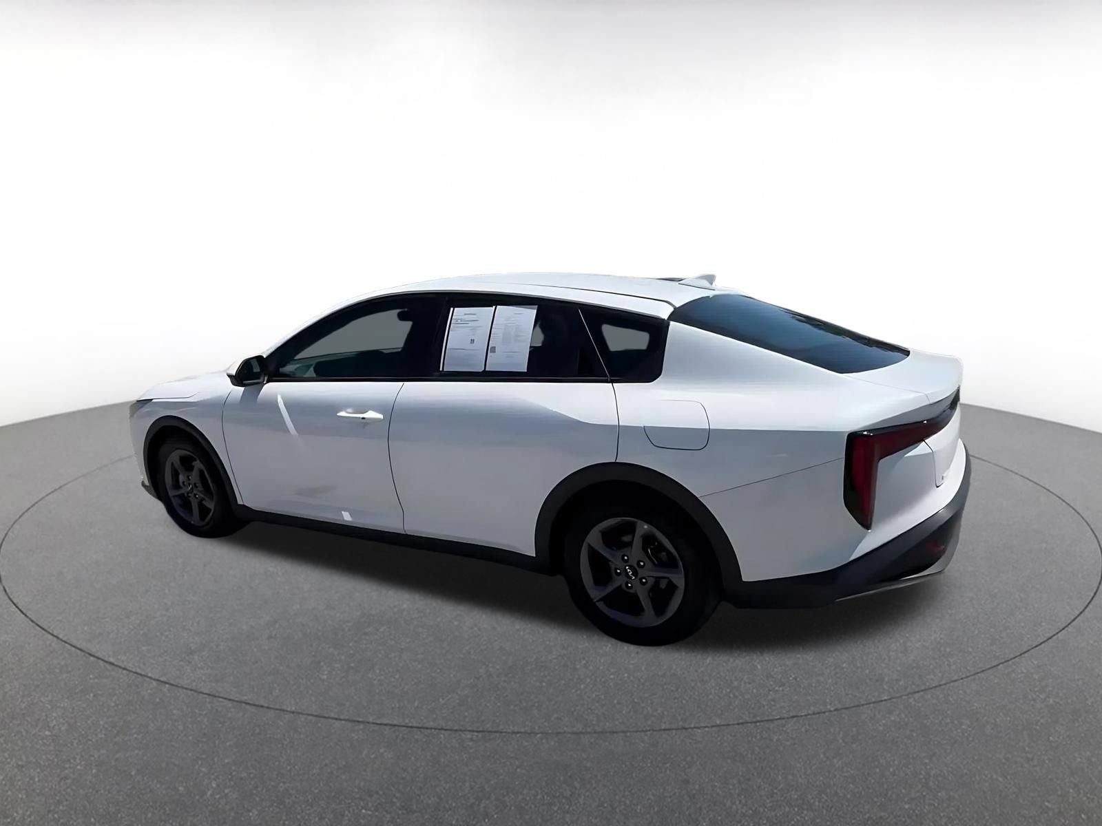 Thumbnail: 2025 Kia K4 - 10
