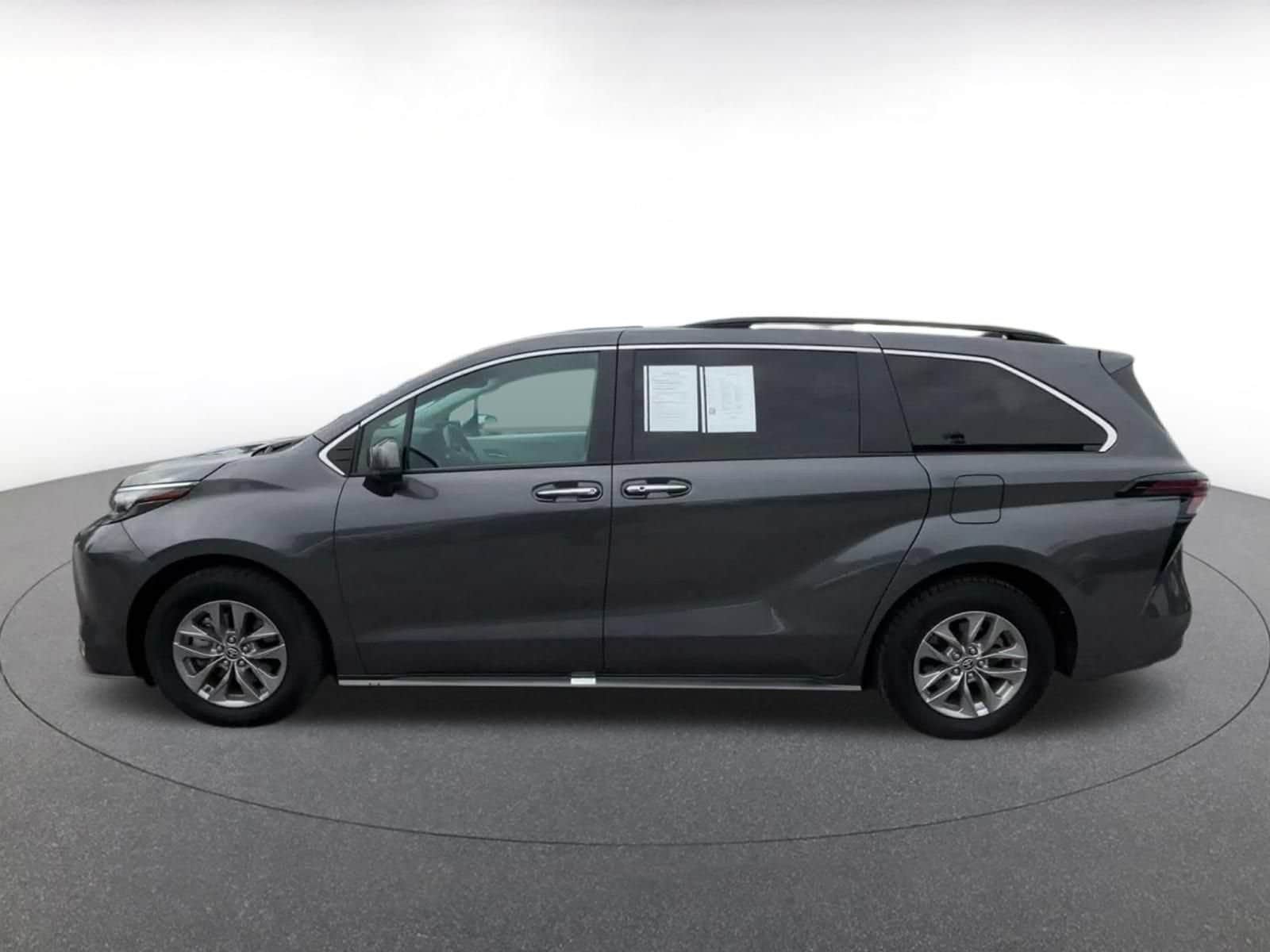 Thumbnail: 2025 Toyota Sienna - 8
