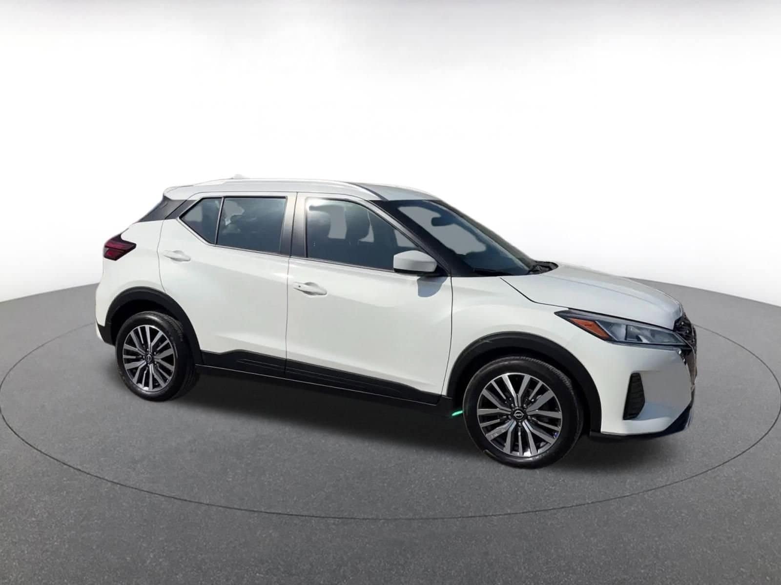 Thumbnail: 2024 Nissan Kicks - 2