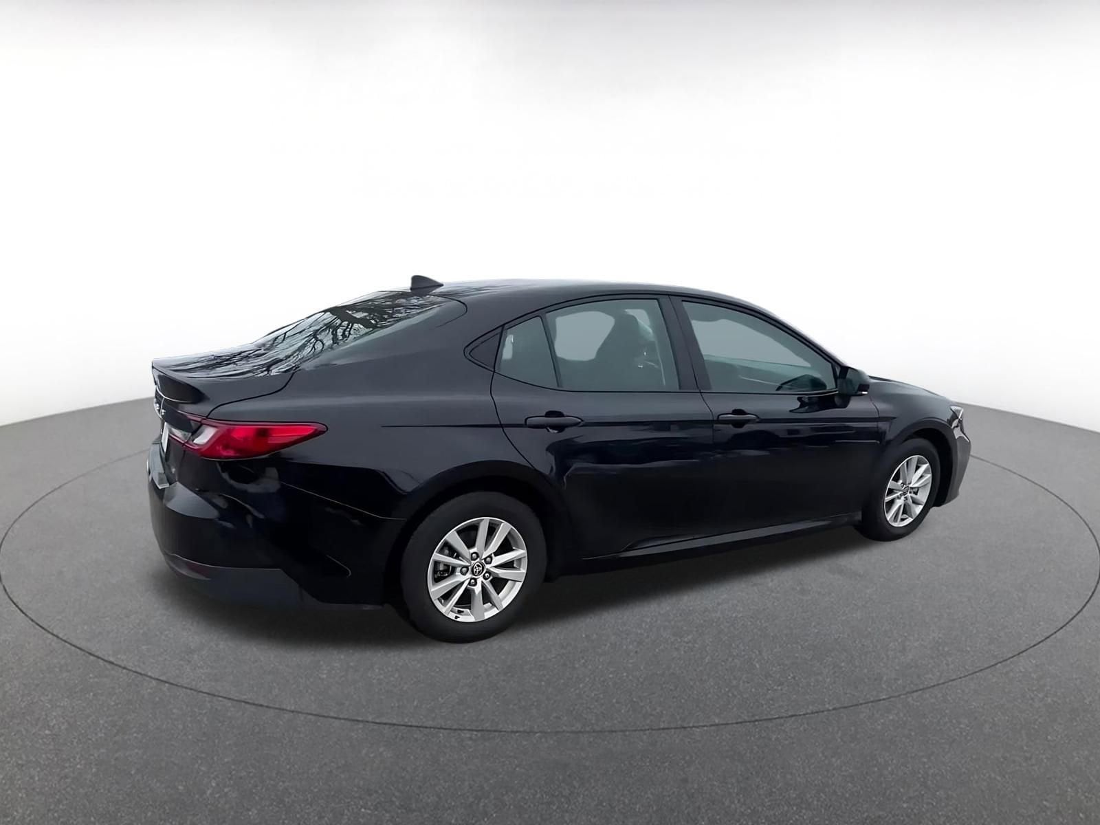 Thumbnail: 2025 Toyota Camry - 15