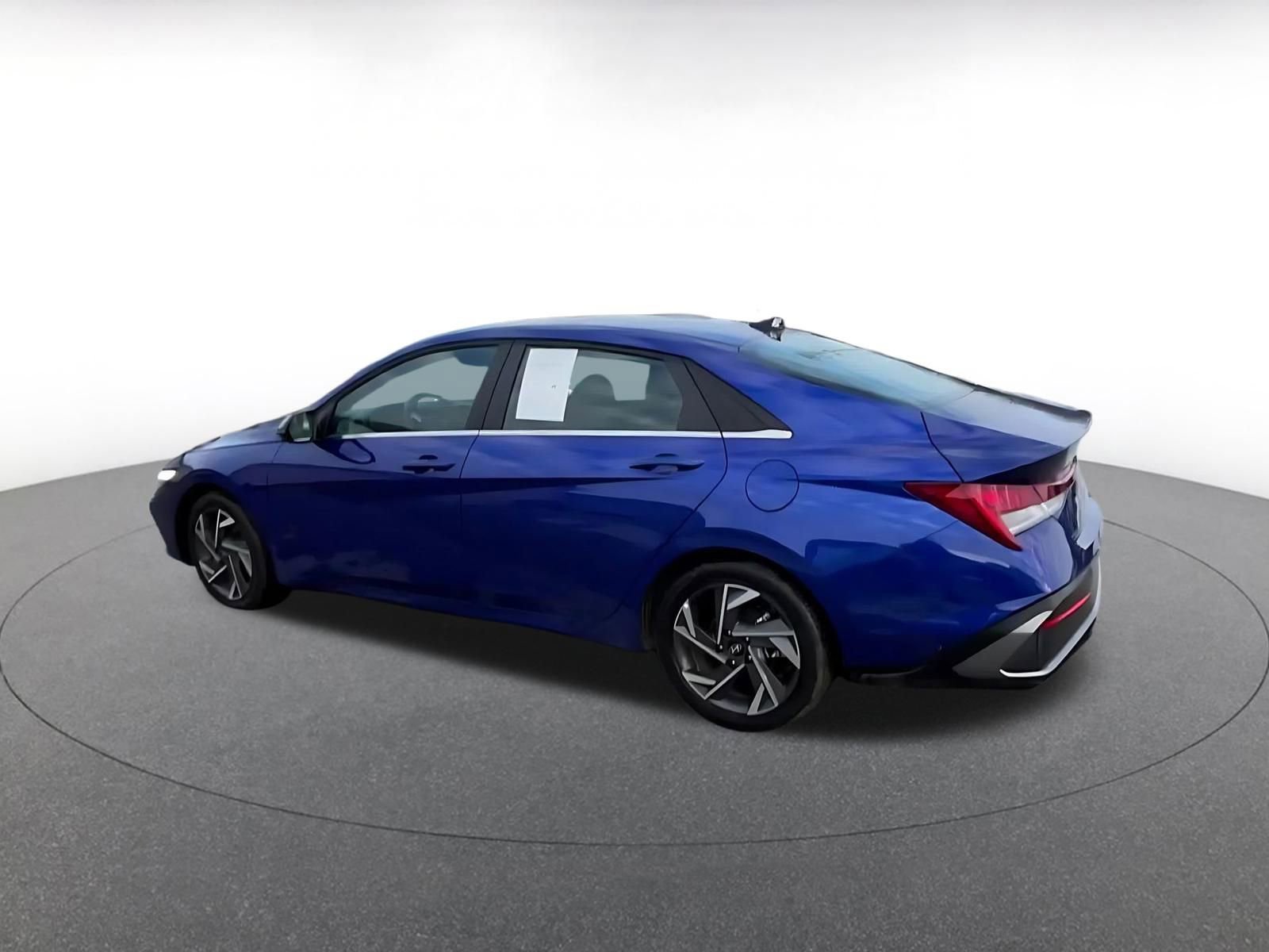 Thumbnail: 2025 Hyundai Elantra - 10