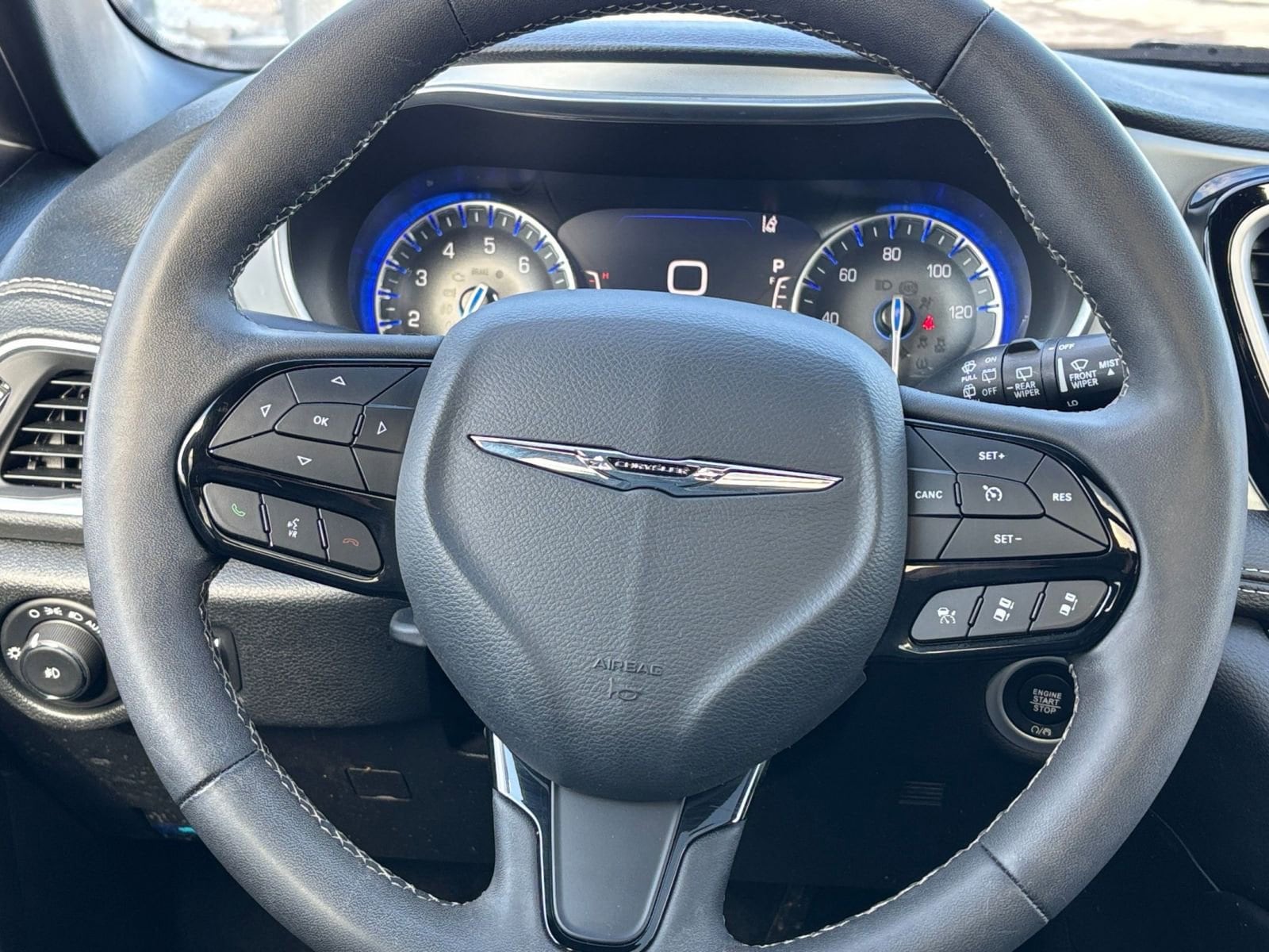 Thumbnail: 2025 Chrysler Pacifica - 30