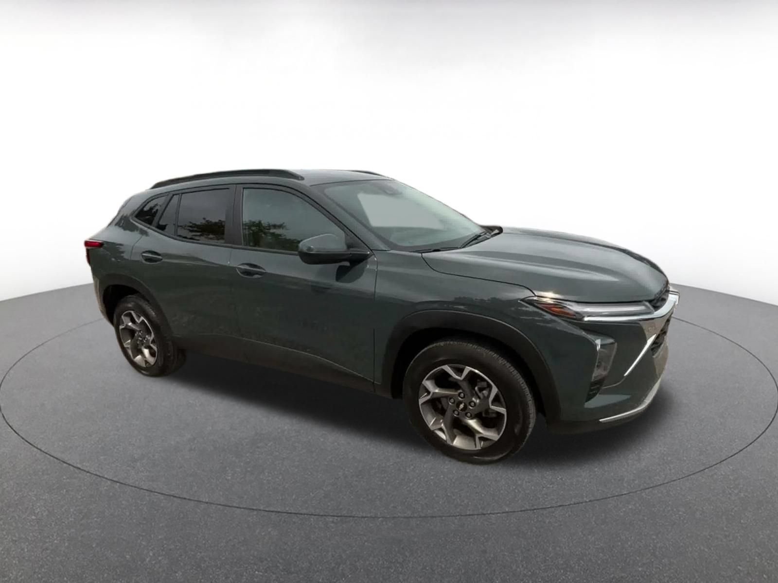 Thumbnail: 2025 Chevrolet Trax - 2