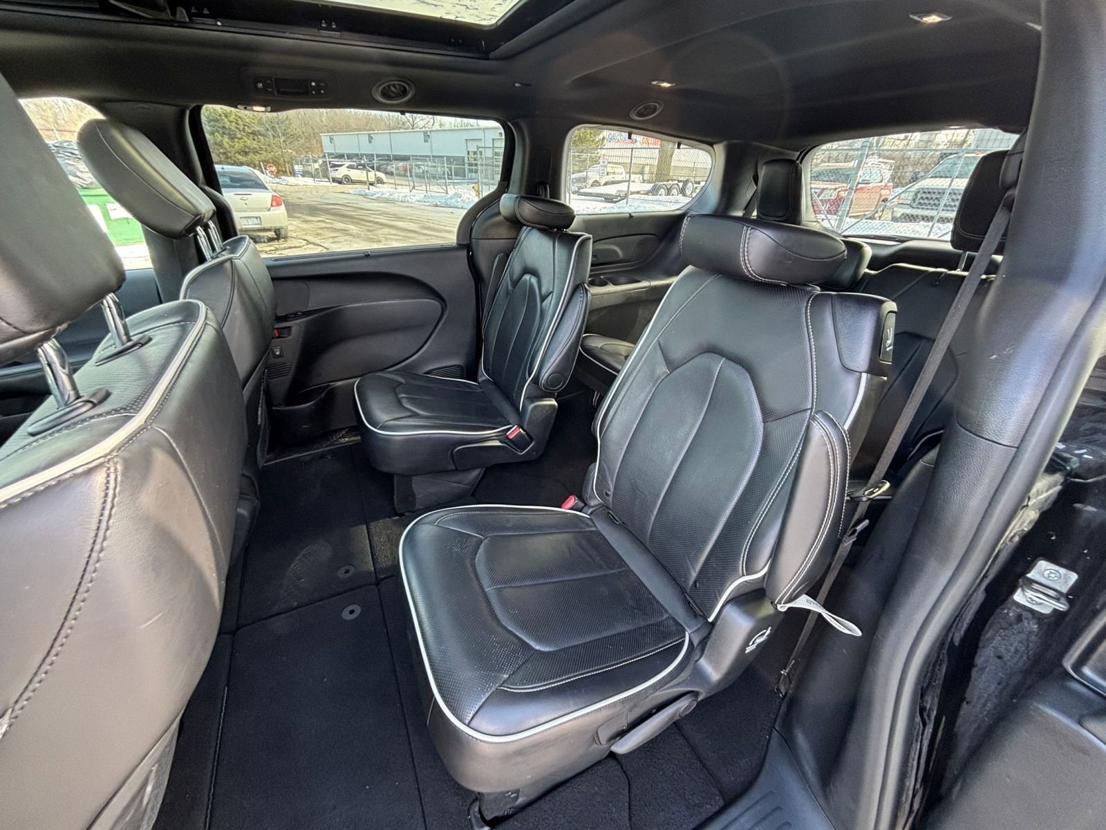 Thumbnail: 2025 Chrysler Pacifica - 28