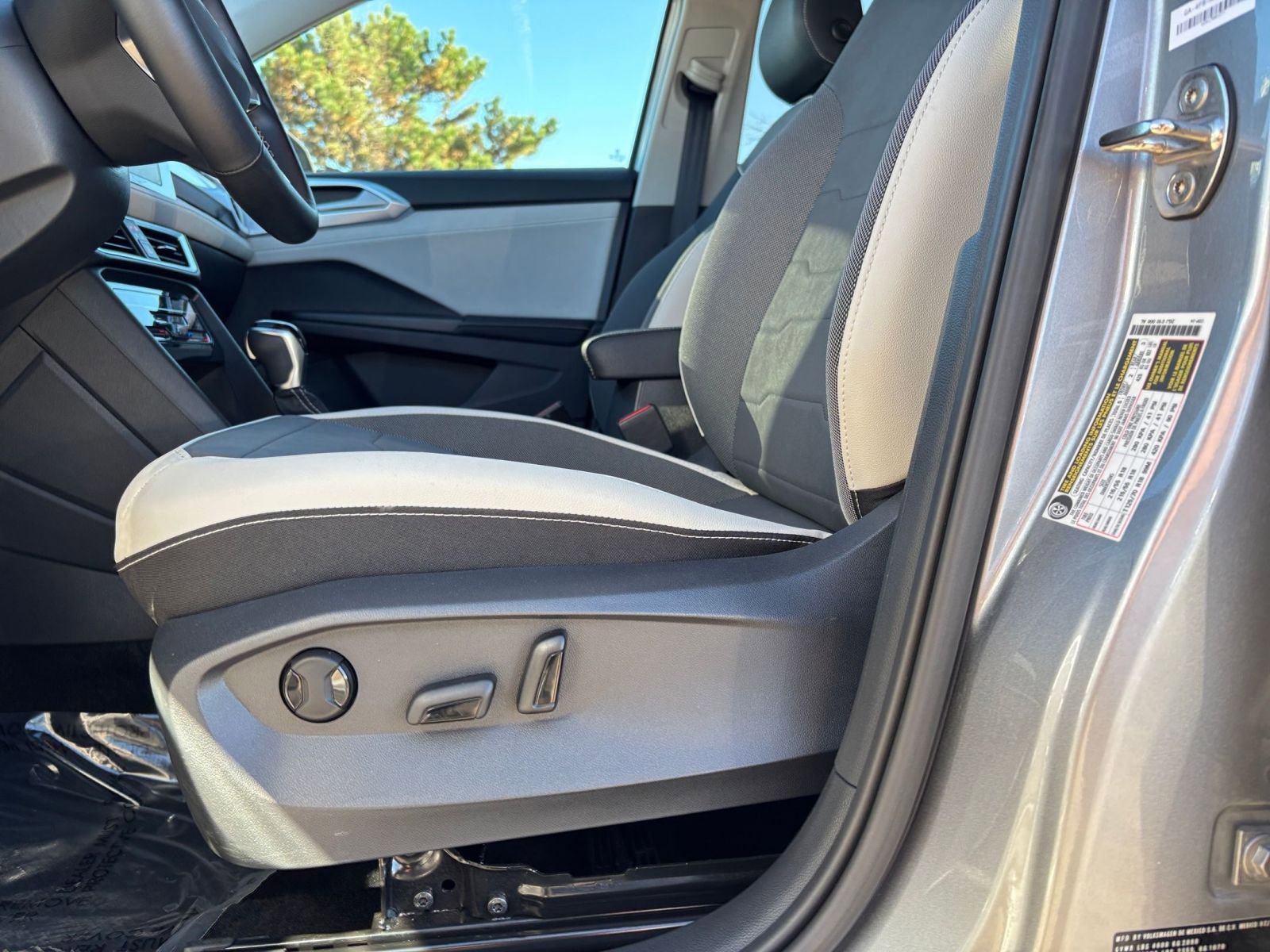 Thumbnail: 2025 Volkswagen Taos - 27