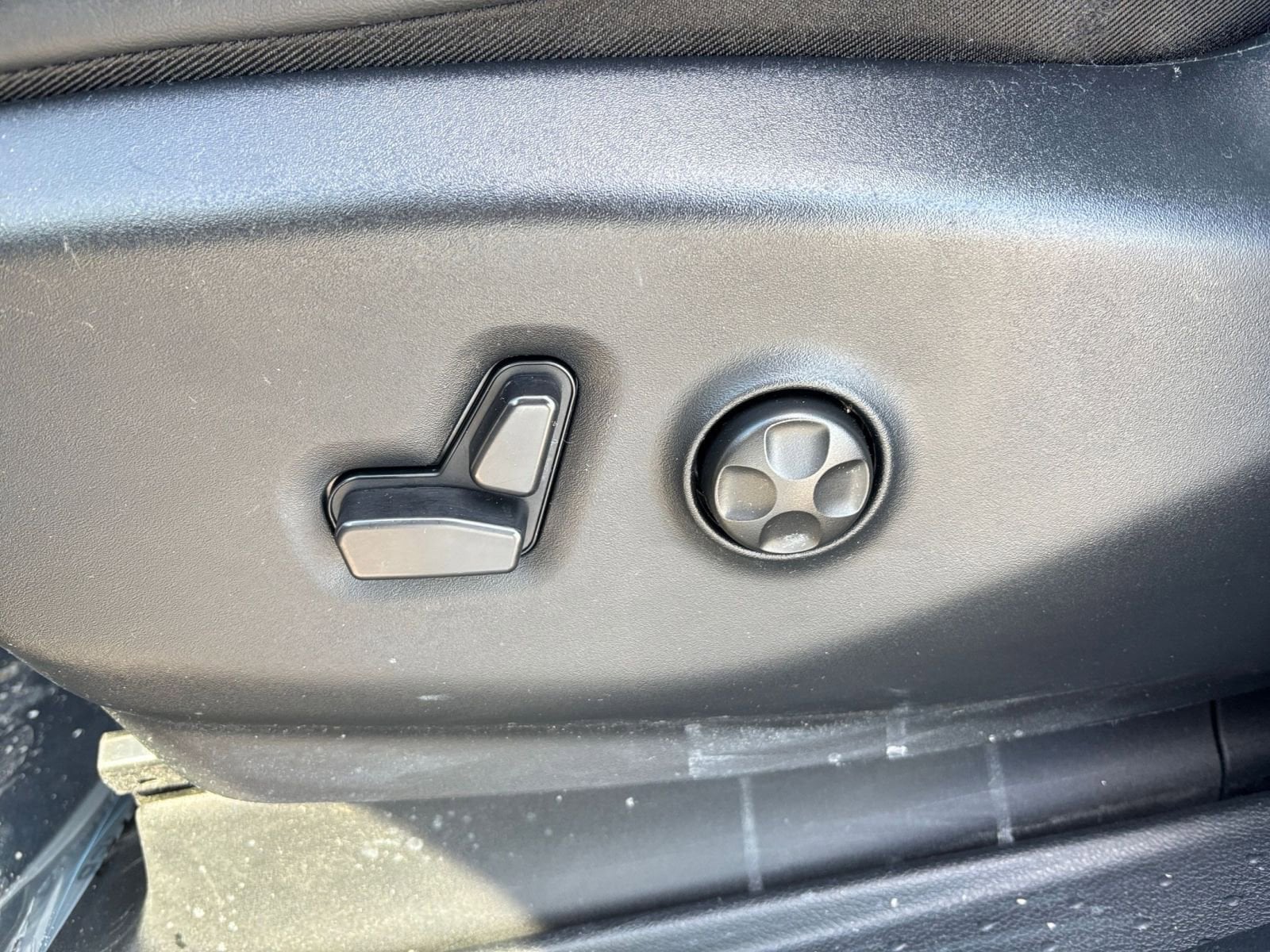 Thumbnail: 2025 Chrysler Pacifica - 23