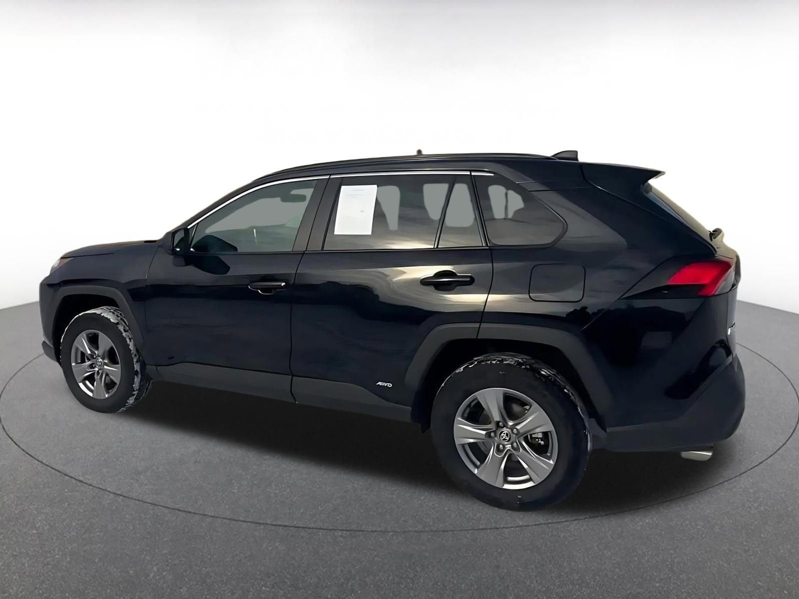 Thumbnail: 2025 Toyota RAV4 - 10