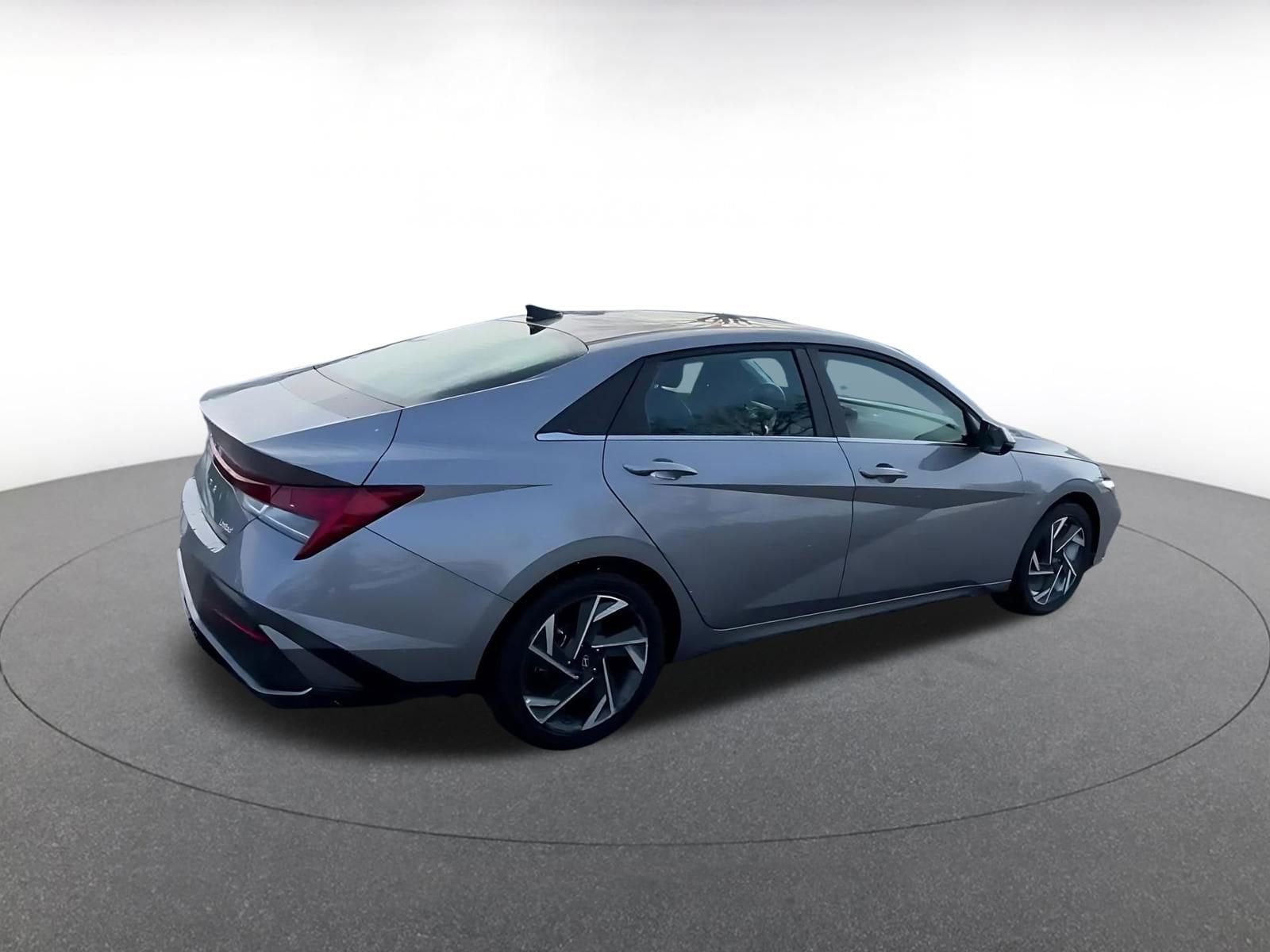 Thumbnail: 2025 Hyundai Elantra - 15