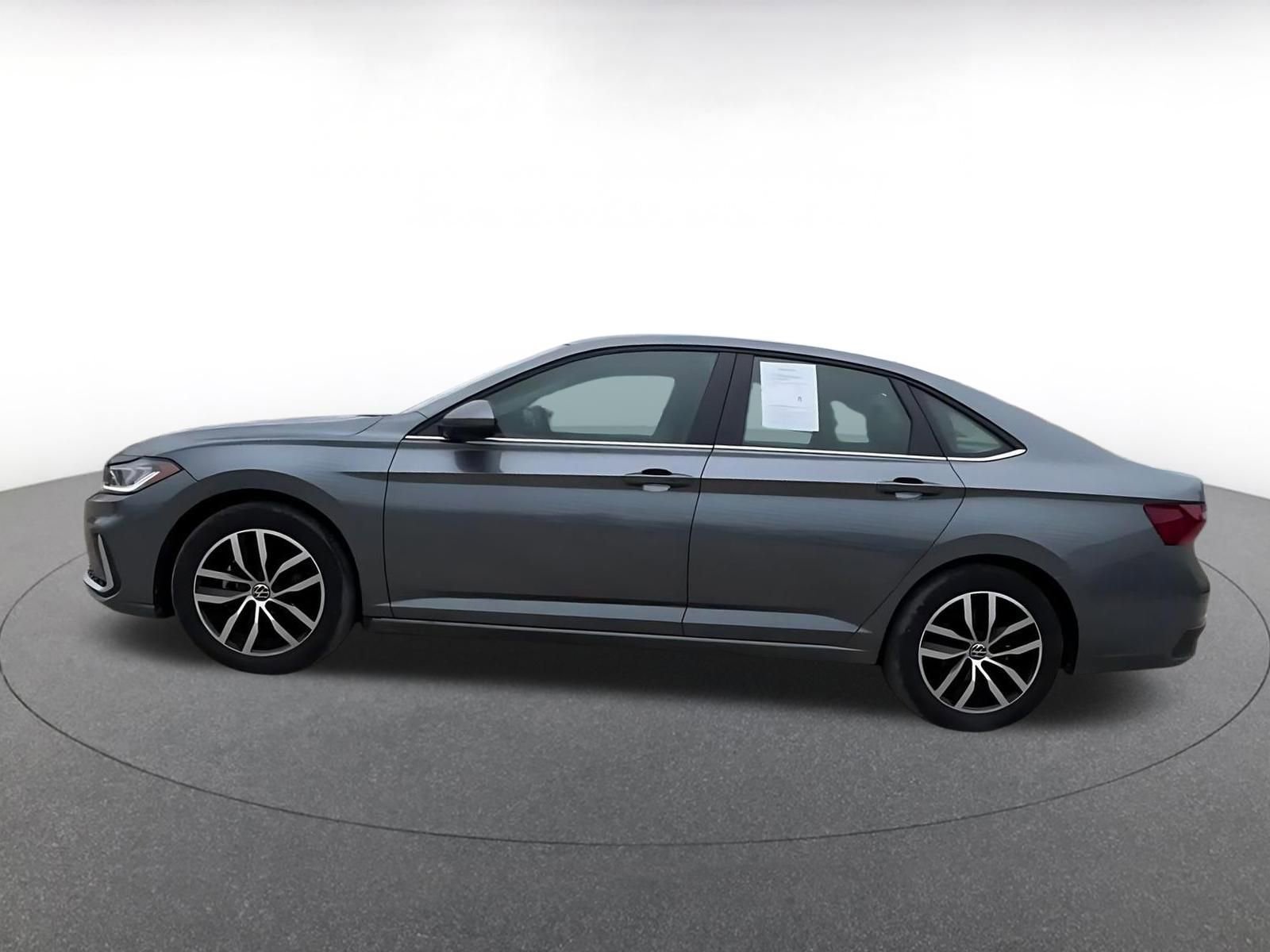 Thumbnail: 2025 Volkswagen Jetta - 9