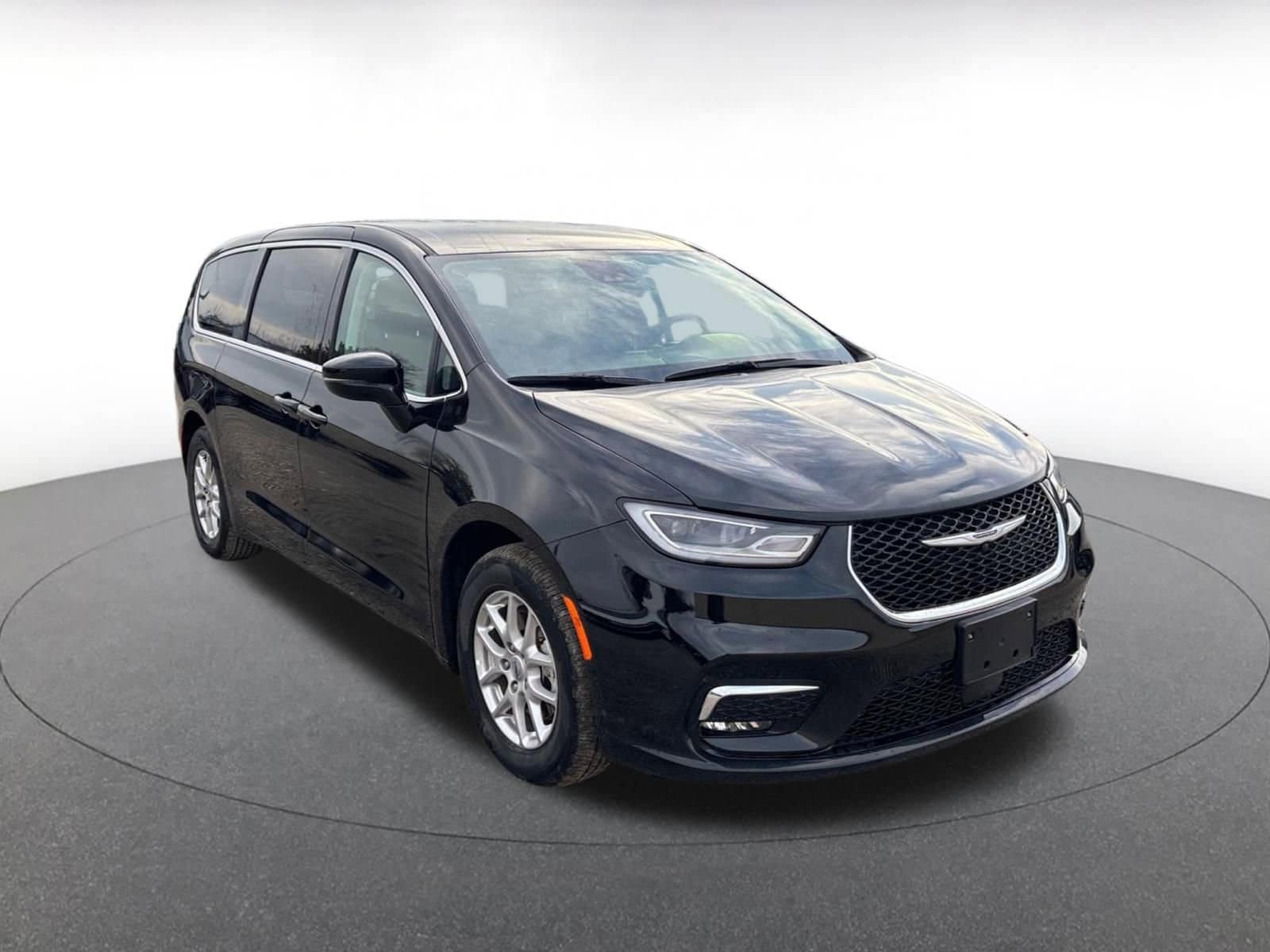 Thumbnail: 2024 Chrysler Pacifica - 1