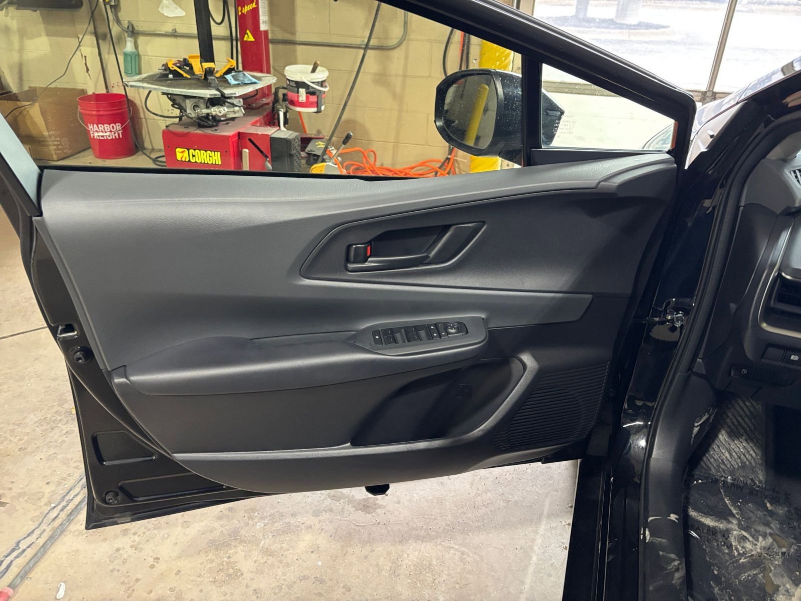 Thumbnail: 2025 Toyota Prius - 20