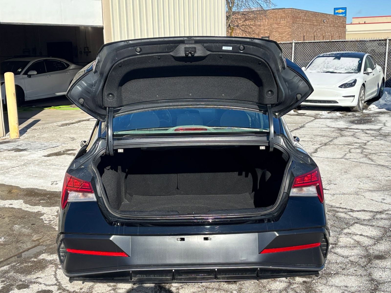 Thumbnail: 2025 Hyundai Elantra - 32