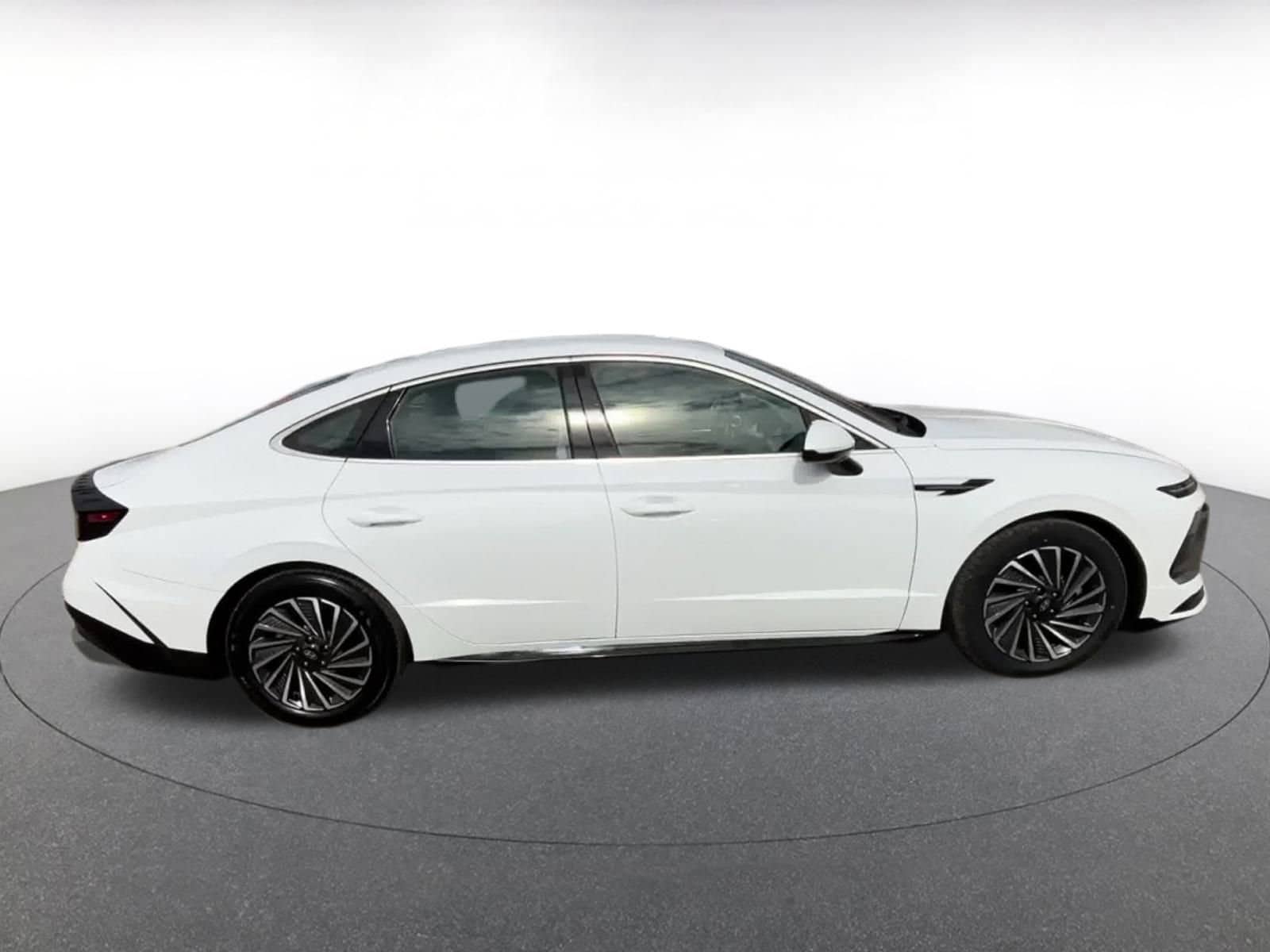 Thumbnail: 2024 Hyundai Sonata - 16