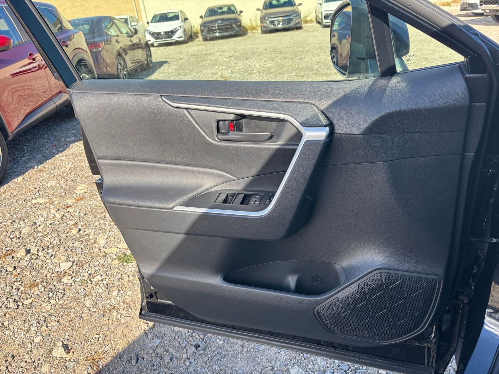 Thumbnail: 2025 Toyota RAV4 - 20