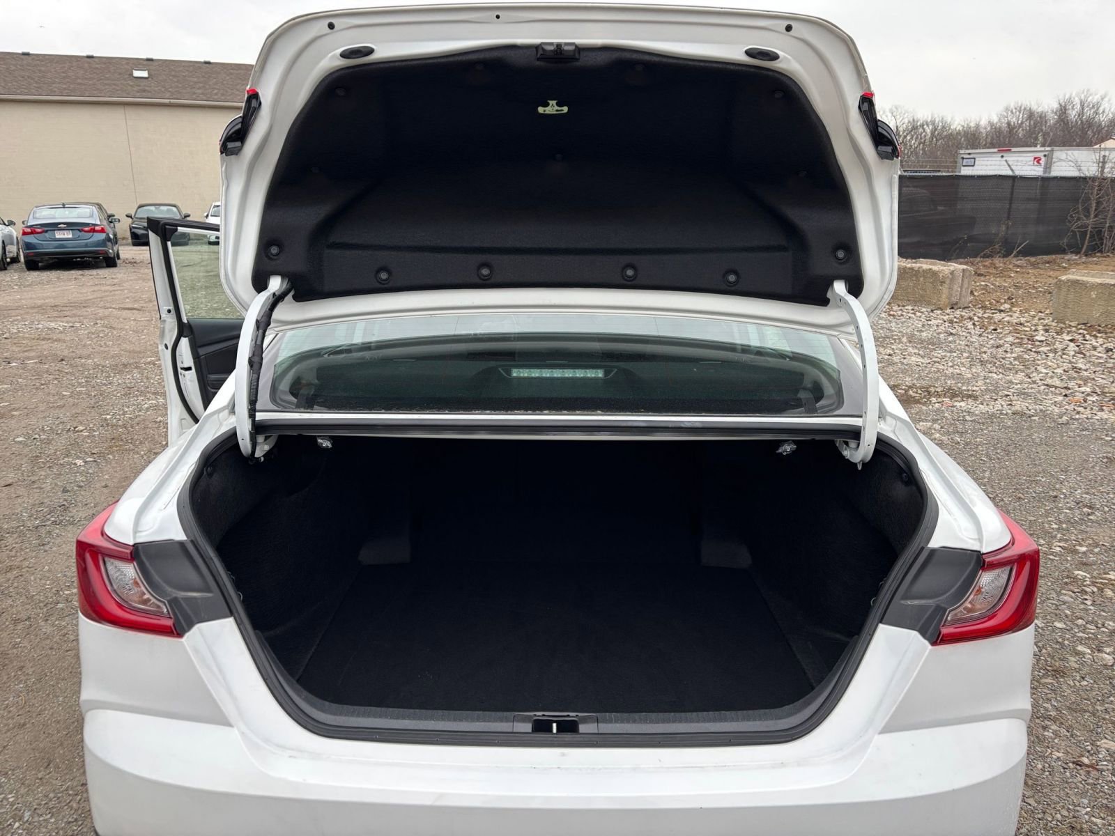 Thumbnail: 2025 Toyota Camry - 30