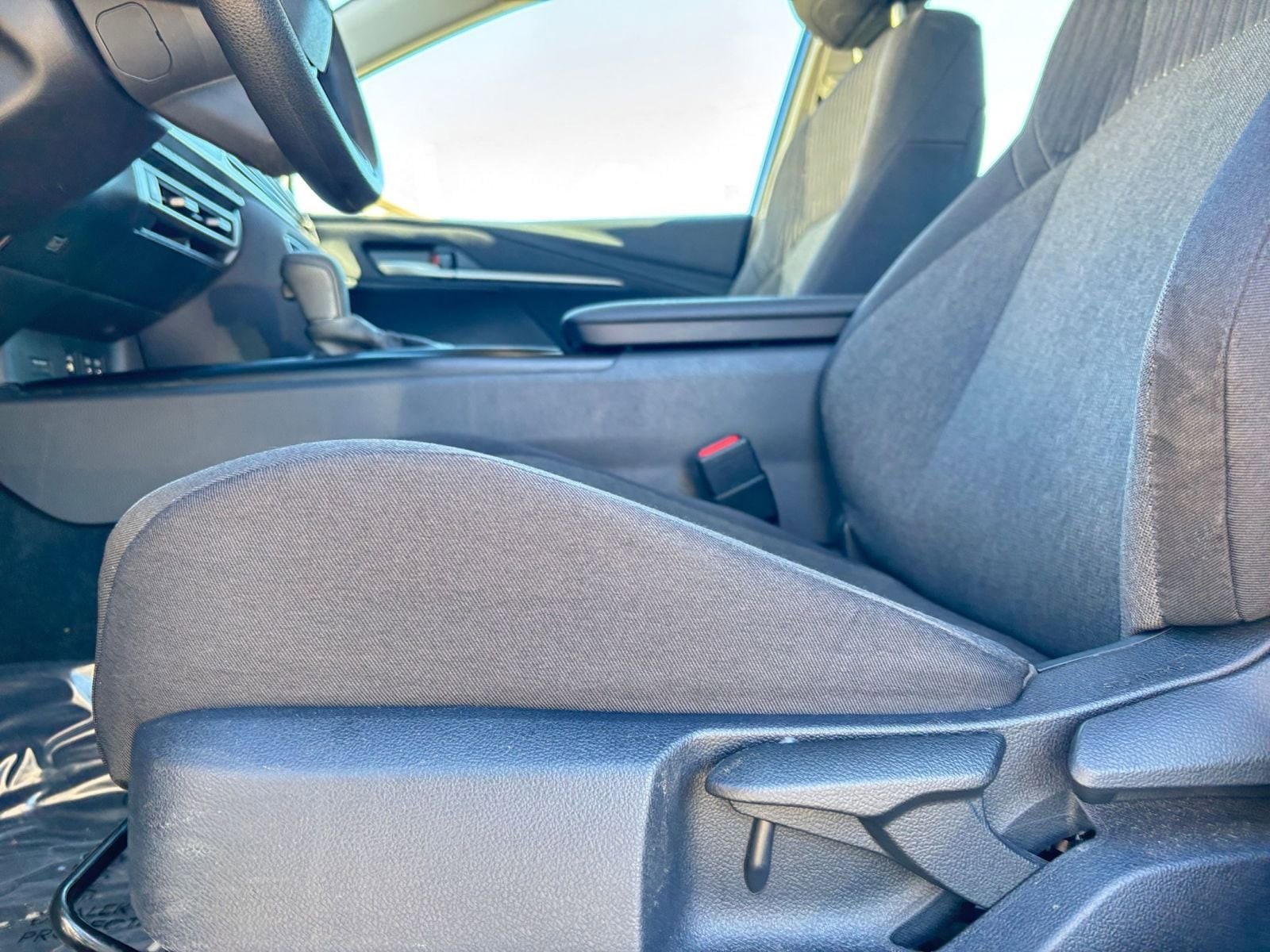 Thumbnail: 2025 Toyota Camry - 25