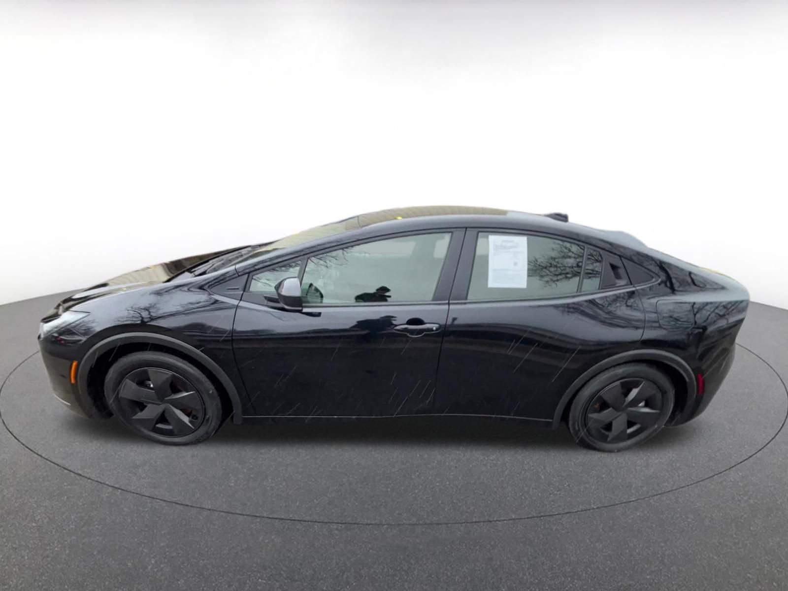 Thumbnail: 2025 Toyota Prius - 10