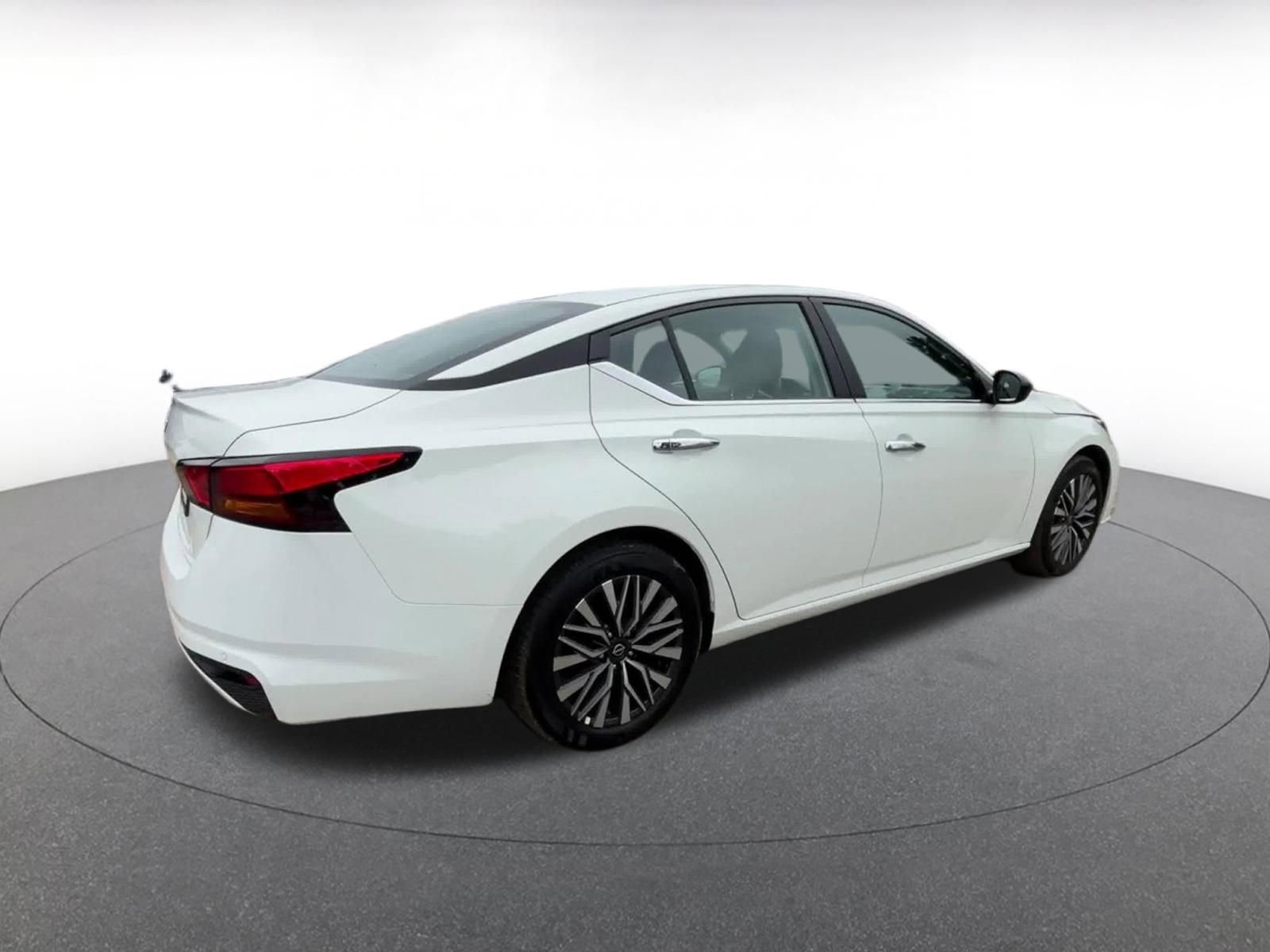 Thumbnail: 2025 Nissan Altima - 14
