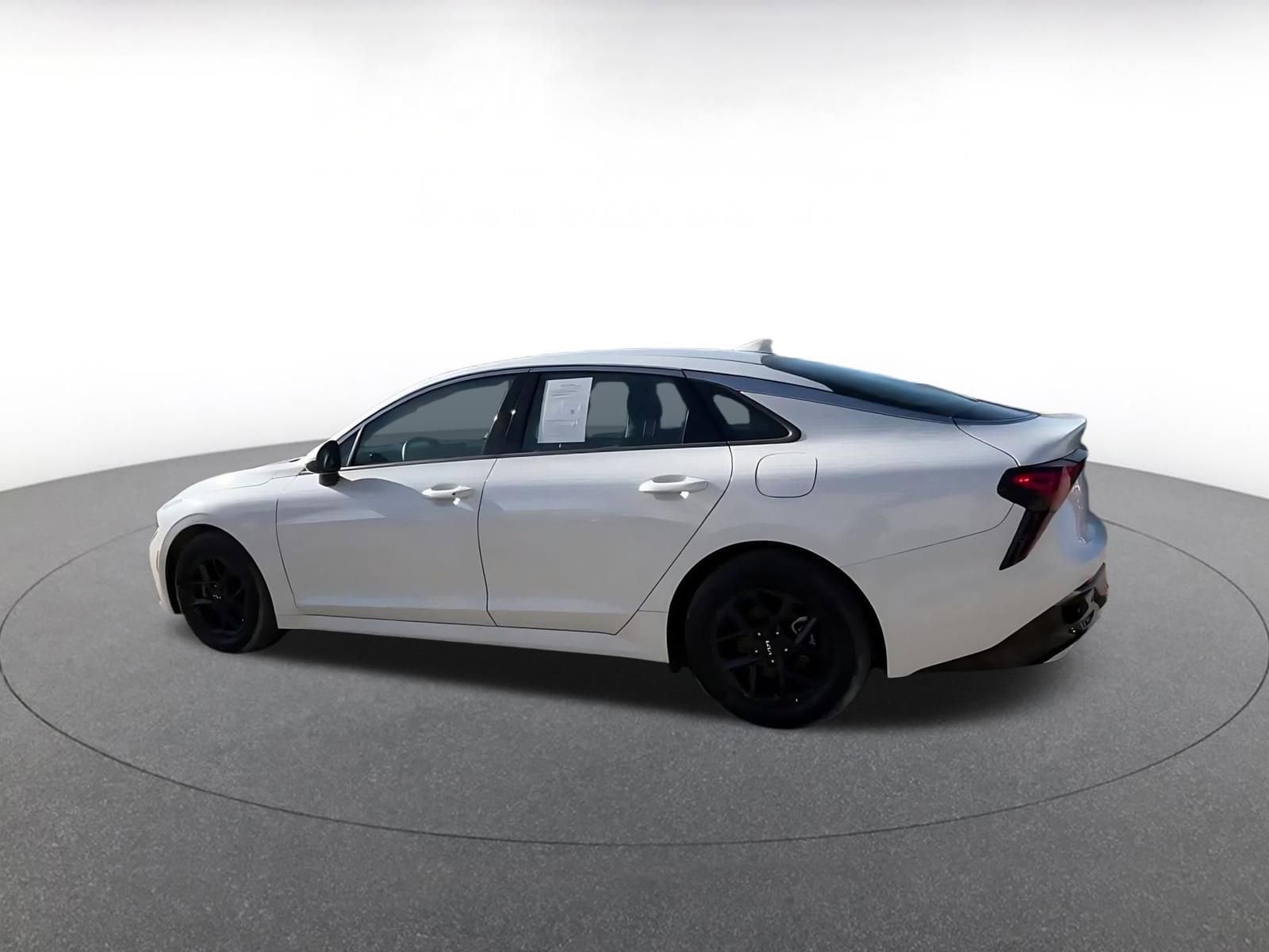 Thumbnail: 2025 Kia K5 - 10